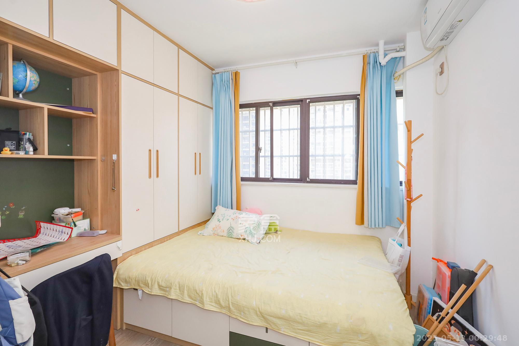 钰龙天下二期(钰龙佳园) 3室2厅2卫 220.0万 钰龙天下二期(钰龙佳园) 3室2厅2卫 220.0万卧室