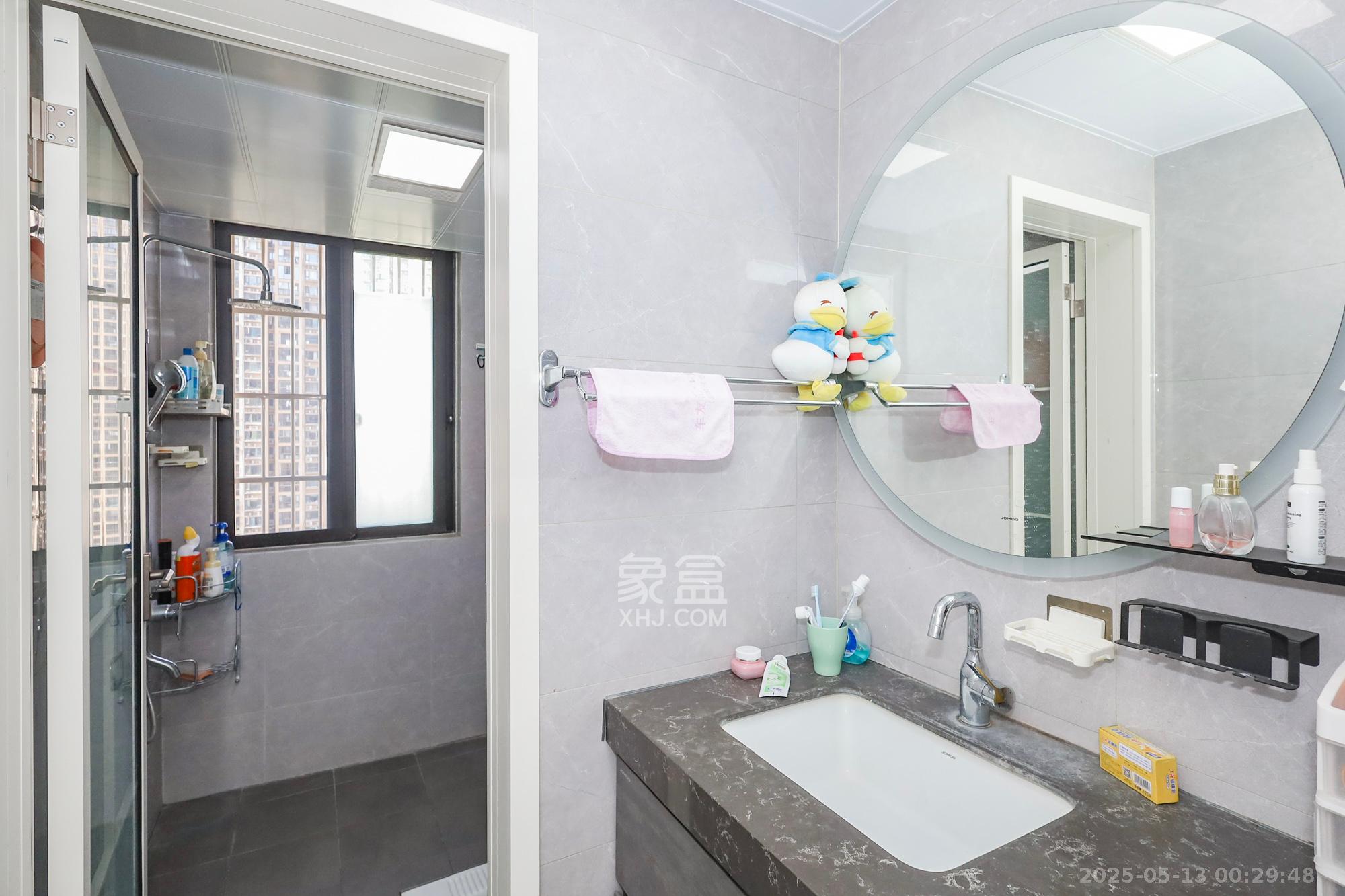 钰龙天下二期（钰龙佳园）  3室2厅2卫    220.0万卫生间