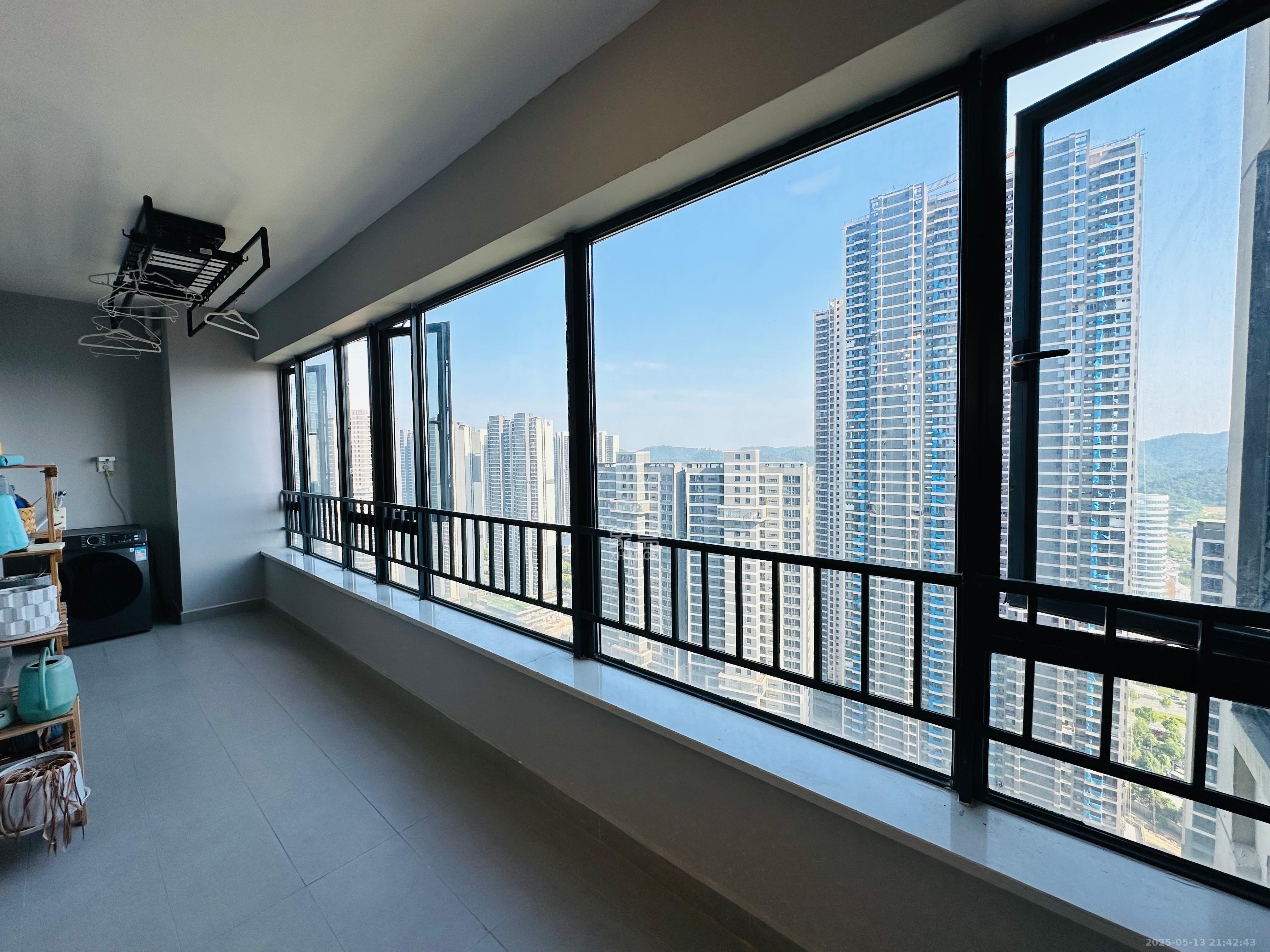南山梅溪一方  4室2厅2卫   4500.00元/月室内图