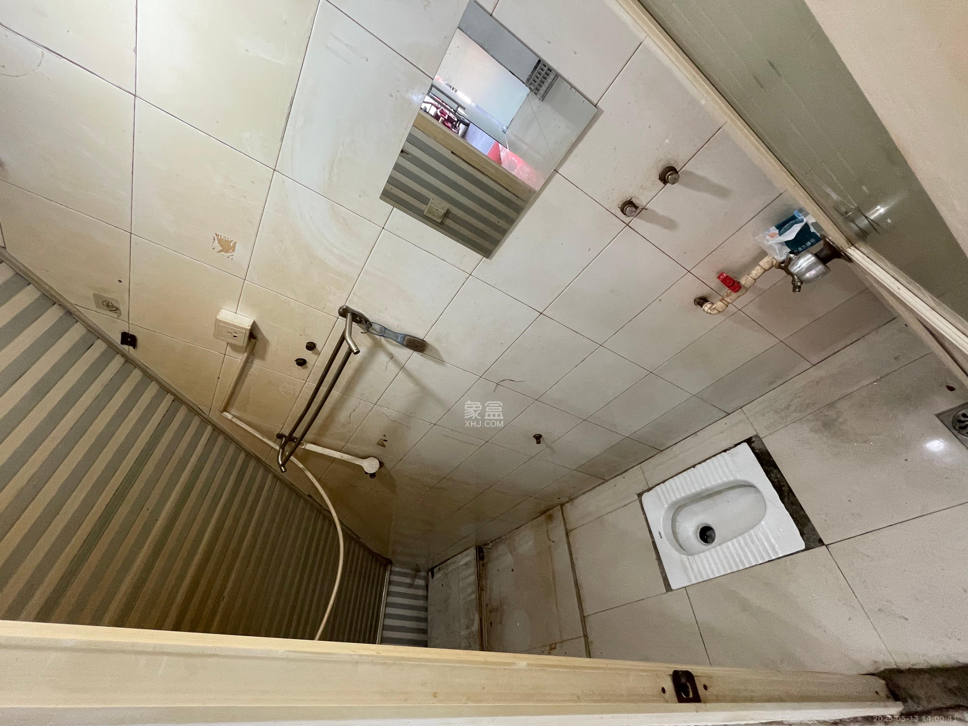 中南汽车世界   45.0㎡      2500.0元/月室内图