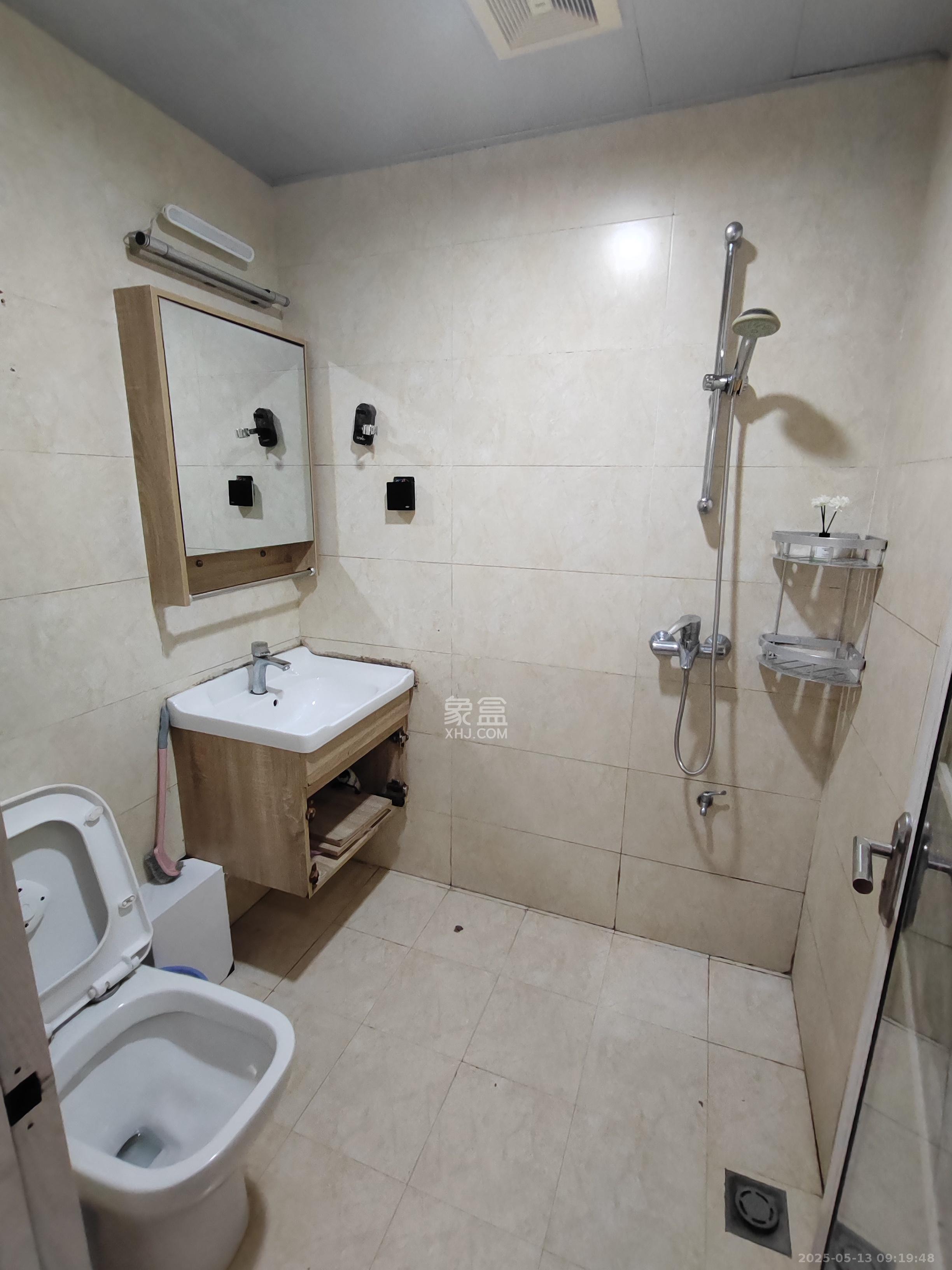 泉昇同福大厦 3室2厅2卫 3200.0元/月 泉昇同福大厦 3室2厅2卫 3200.0元/月室内图