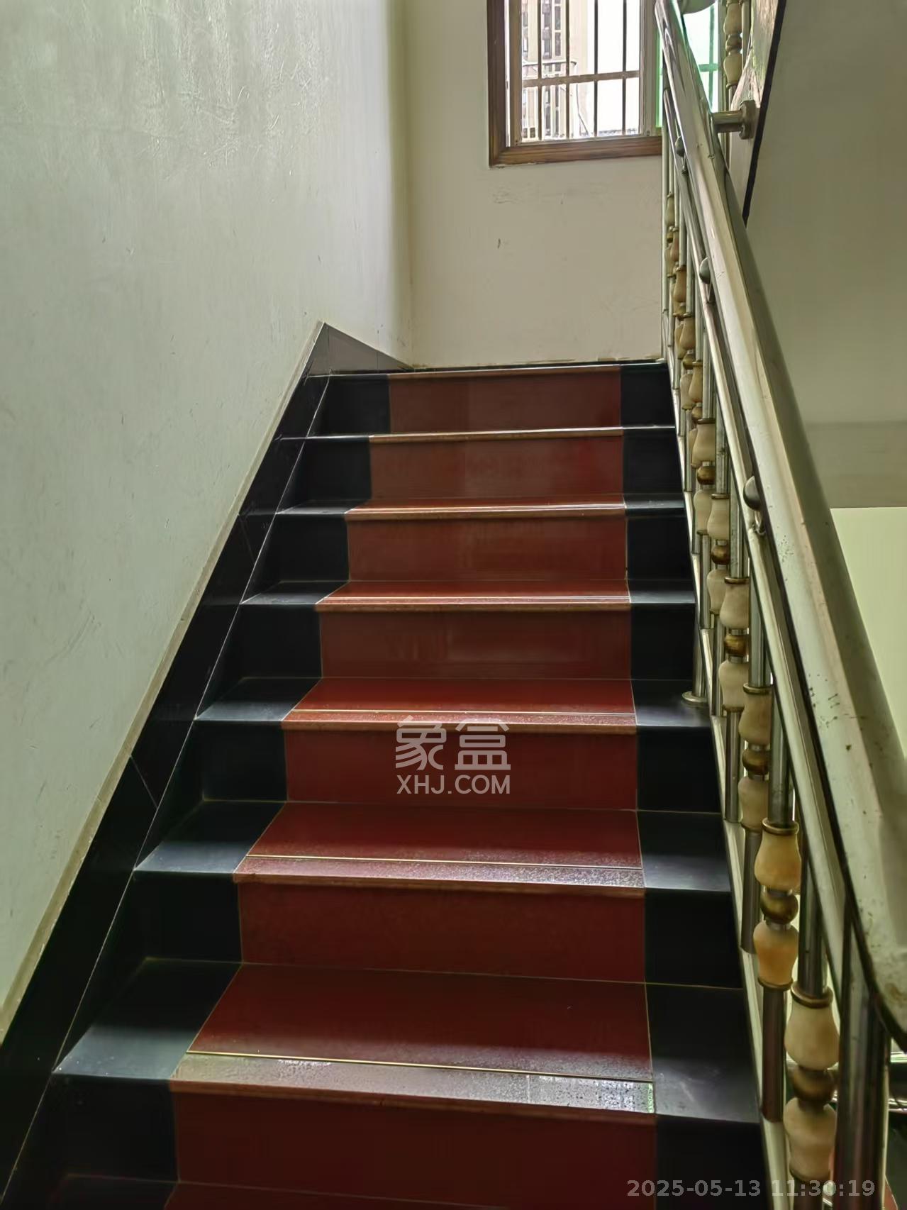 岳北社區(qū)  2室2廳1衛(wèi)   2300.00元/月室內(nèi)圖1