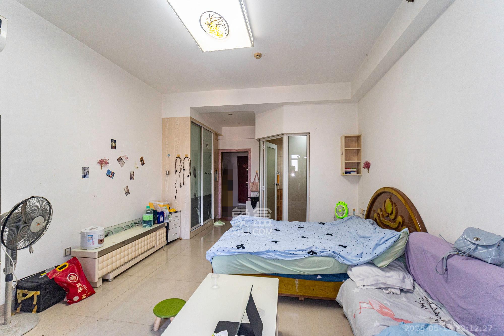 水岸世景  1室1厅1卫    18.0万 水岸世景  1室1厅1卫    18.0万客厅