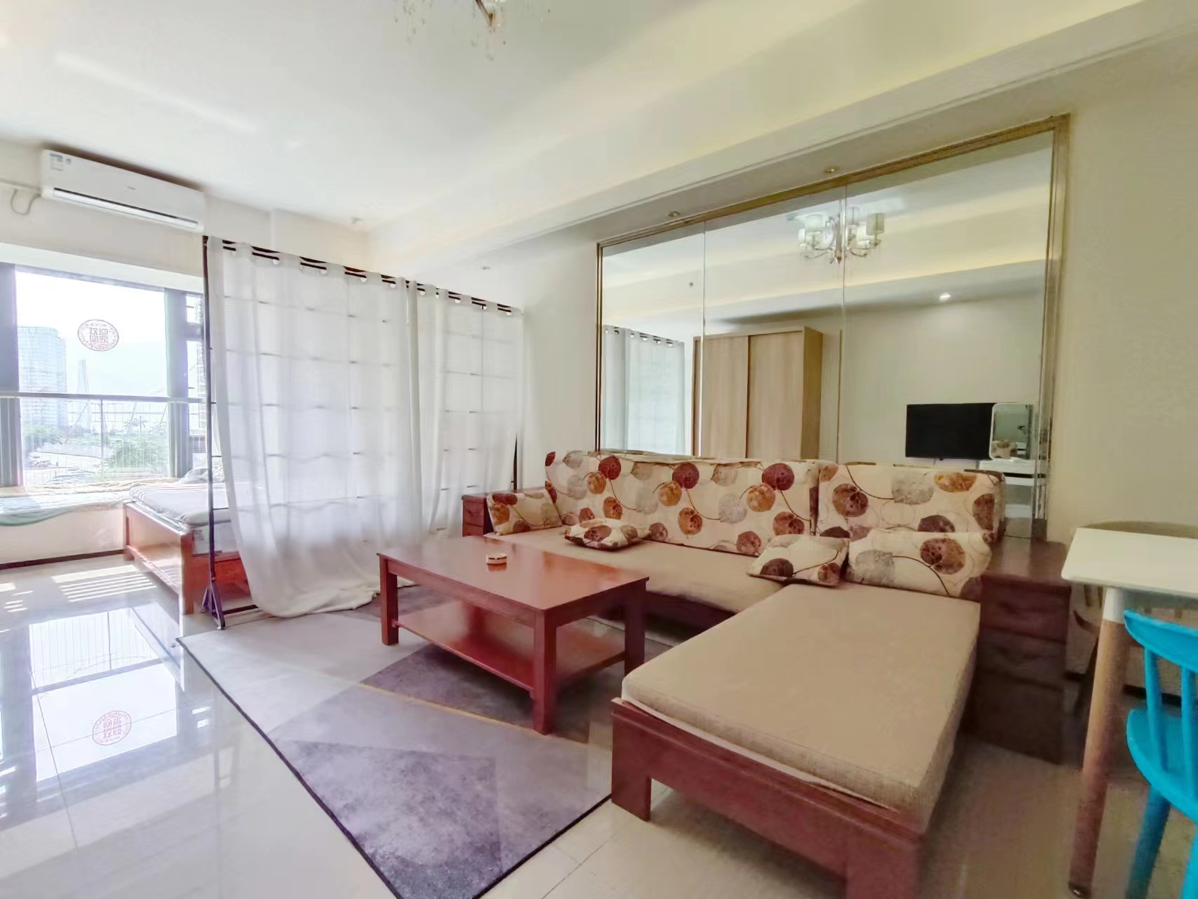 恒大外滩 1室1厅1卫 2100.0元/月 恒大外滩 1室1厅1卫 2100.0元/月室内图