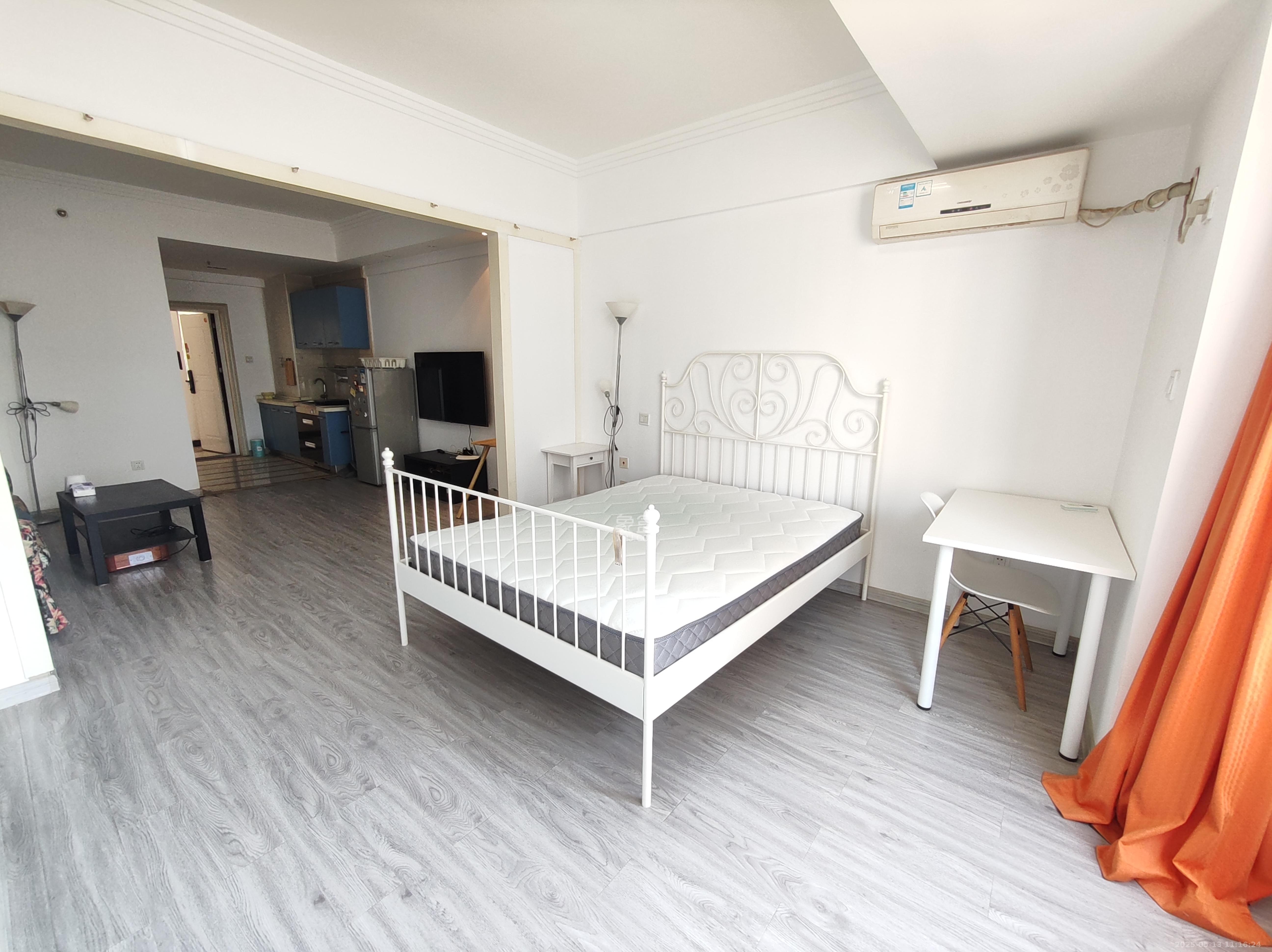 西子一间  1室1厅1卫   1600.00元/月室内图