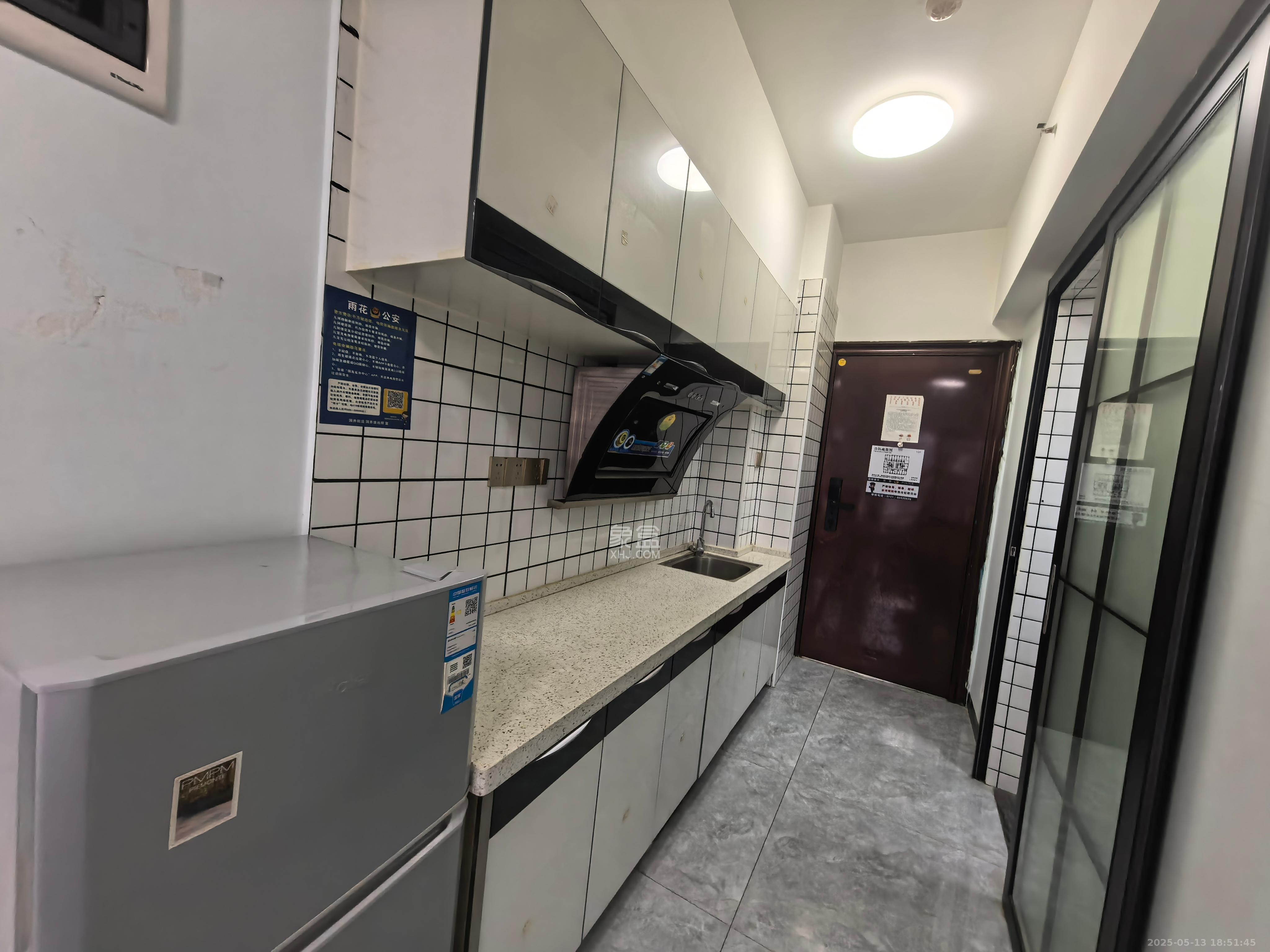 复地星光天地 1室1厅1卫 1800.0元/月 复地星光天地 1室1厅1卫 1800.0元/月室内图