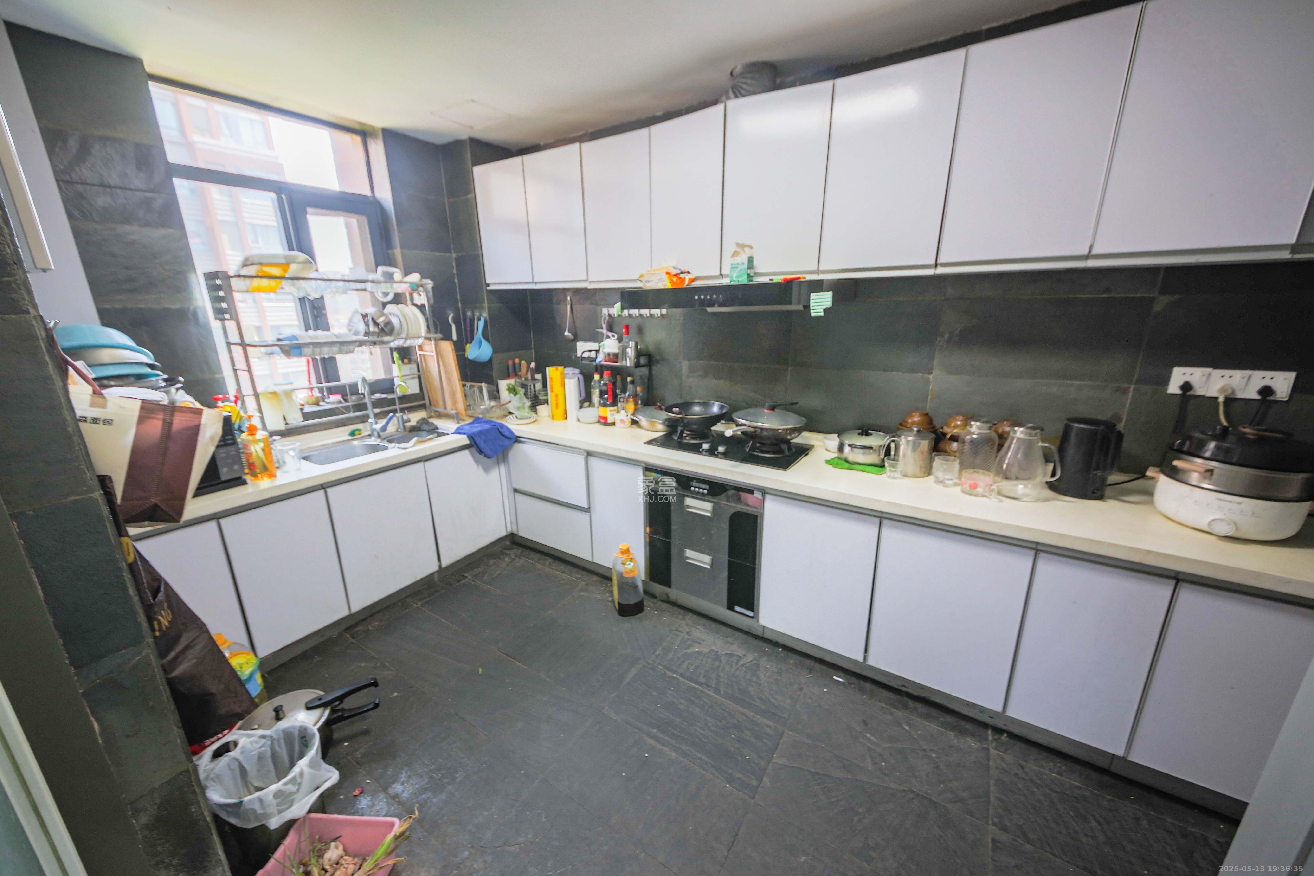 奥林匹克花园 3室2厅2卫 122.0万 奥林匹克花园 3室2厅2卫 122.0万厨房