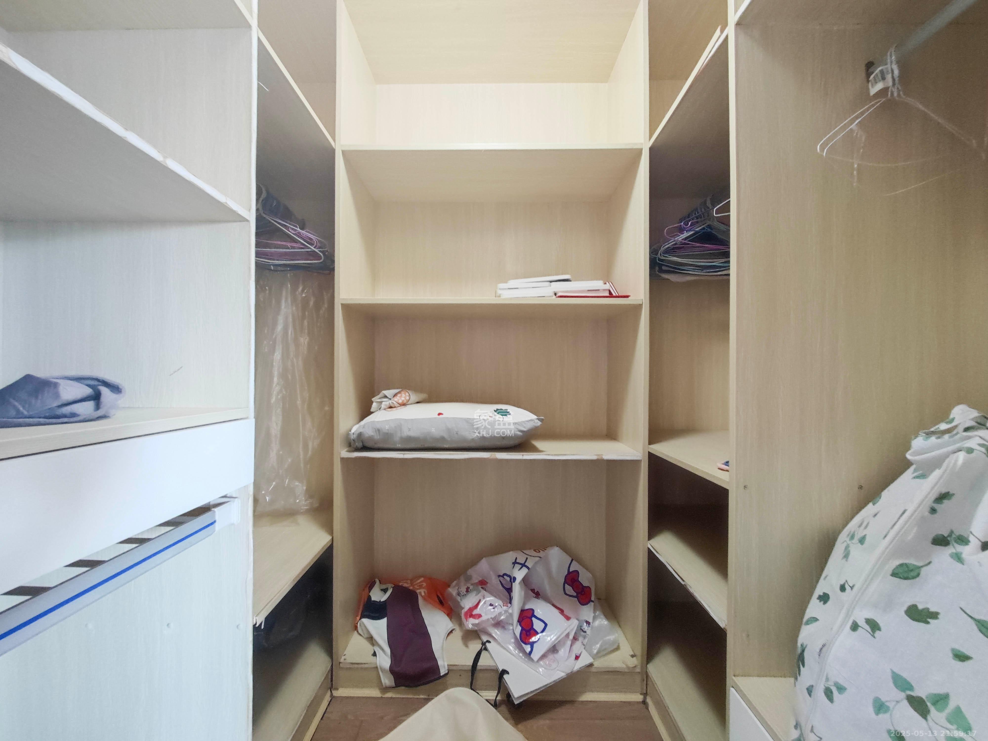 泰禹家园(彩云之翼家园一期、二期、三期) 4室2厅2卫 105.0万 泰禹家园(彩云之翼家园一期、二期、三期) 4室2厅2卫 105.0万其他