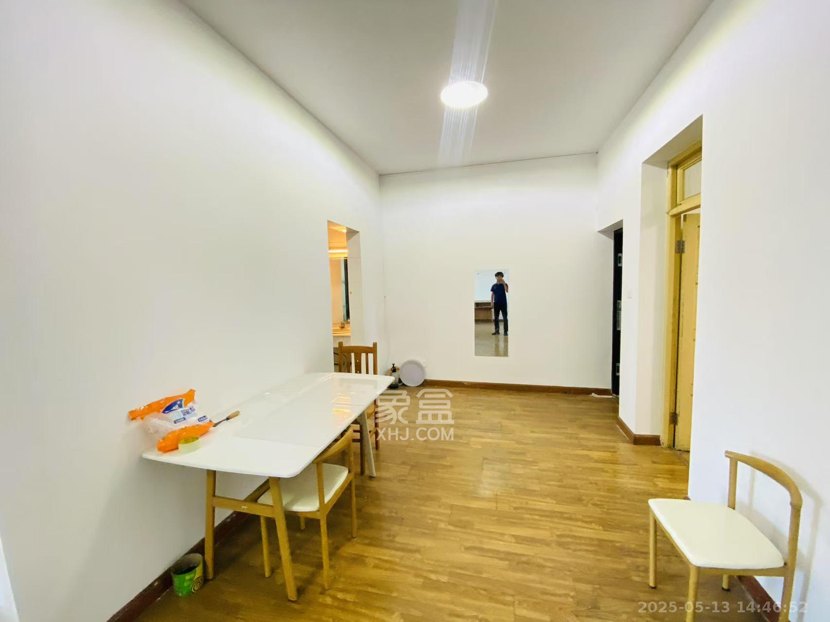 省地税局 1室1厅1卫 1800.0元/月 省地税局 1室1厅1卫 1800.0元/月室内图