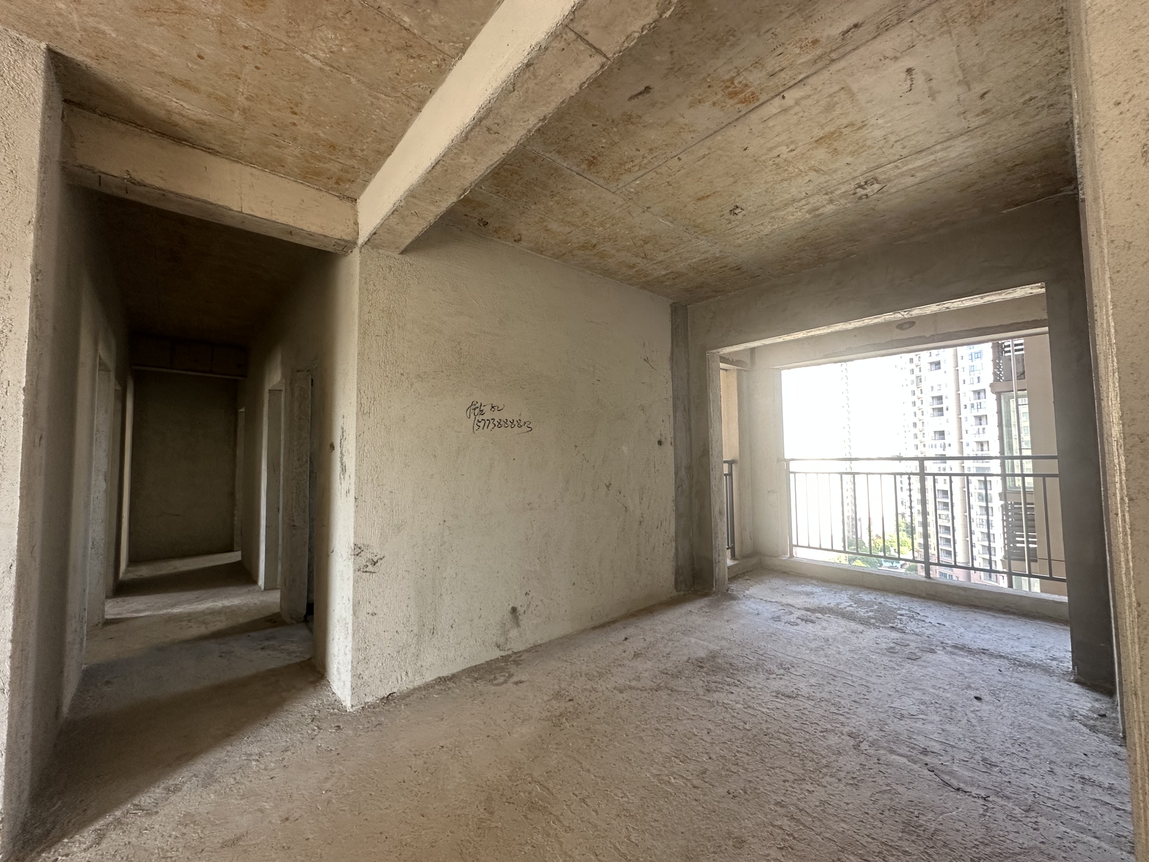 嘉熙紫台 5室2厅2卫 76.8万 嘉熙紫台 5室2厅2卫 76.8万客厅