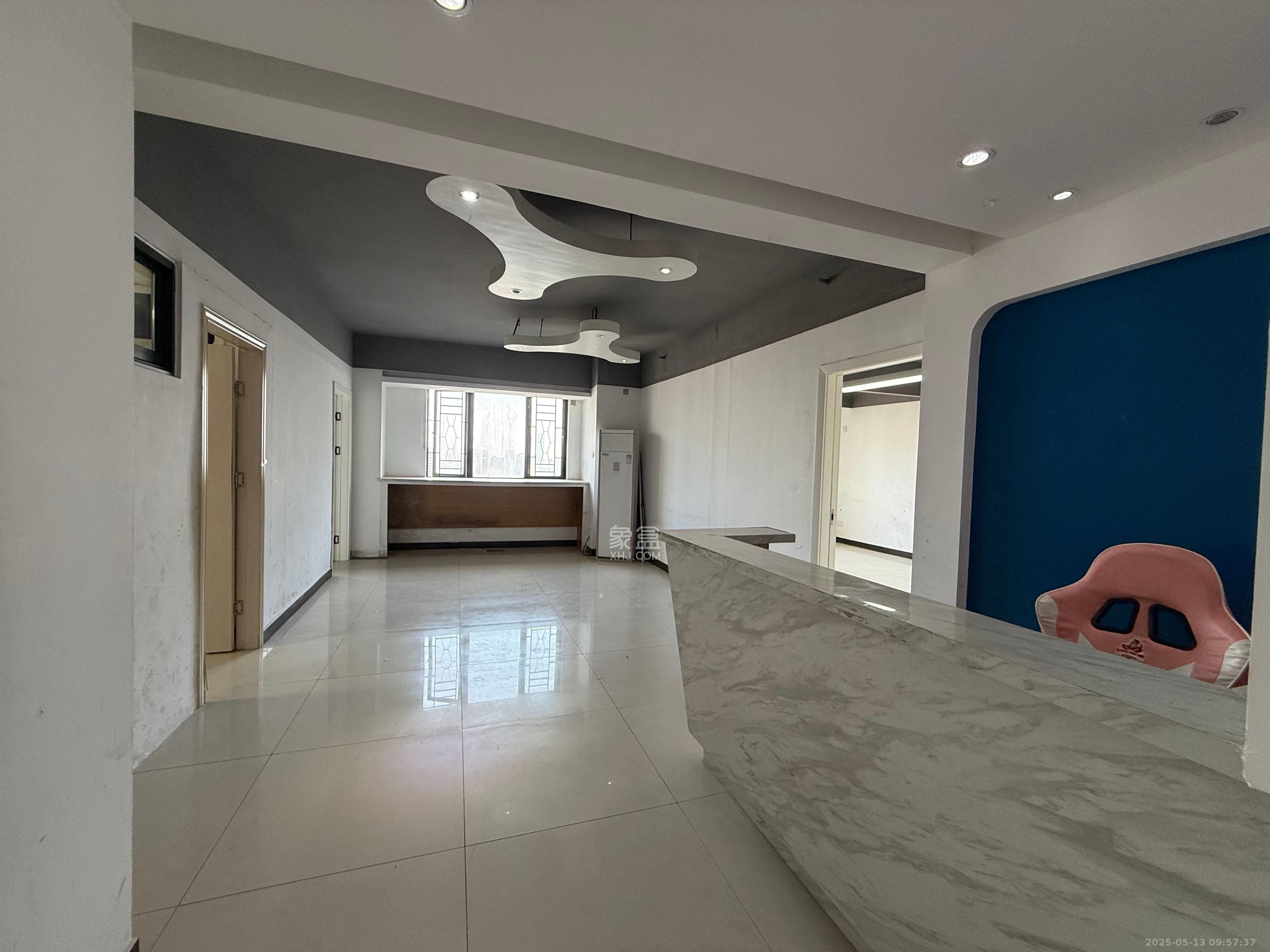 万博汇  1室1厅1卫    1400.0元/月 万博汇  1室1厅1卫    1400.0元/月