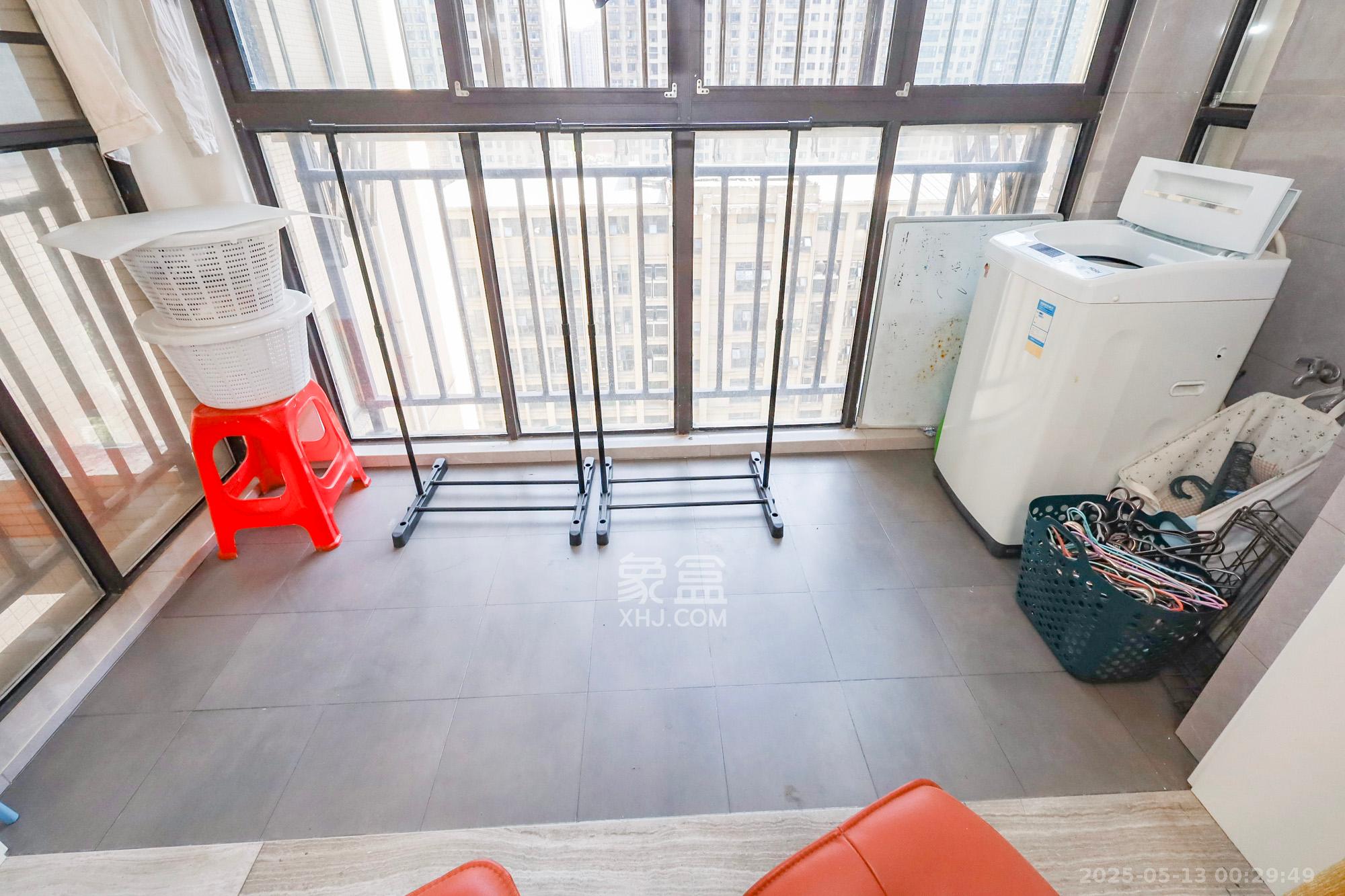 钰龙天下二期（钰龙佳园）  3室2厅2卫    220.0万阳台