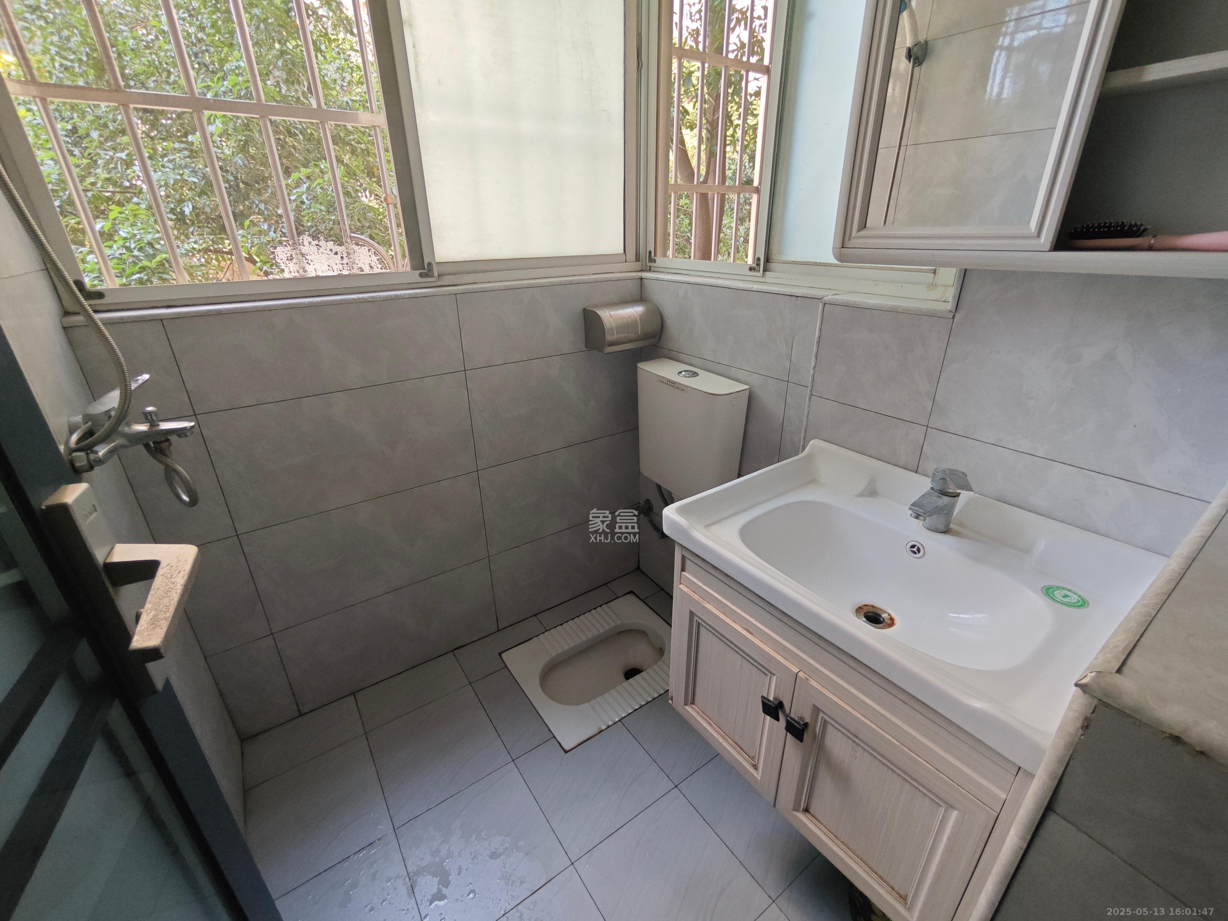 红树湾 6室2厅4卫 3500.0元/月 红树湾 6室2厅4卫 3500.0元/月室内图