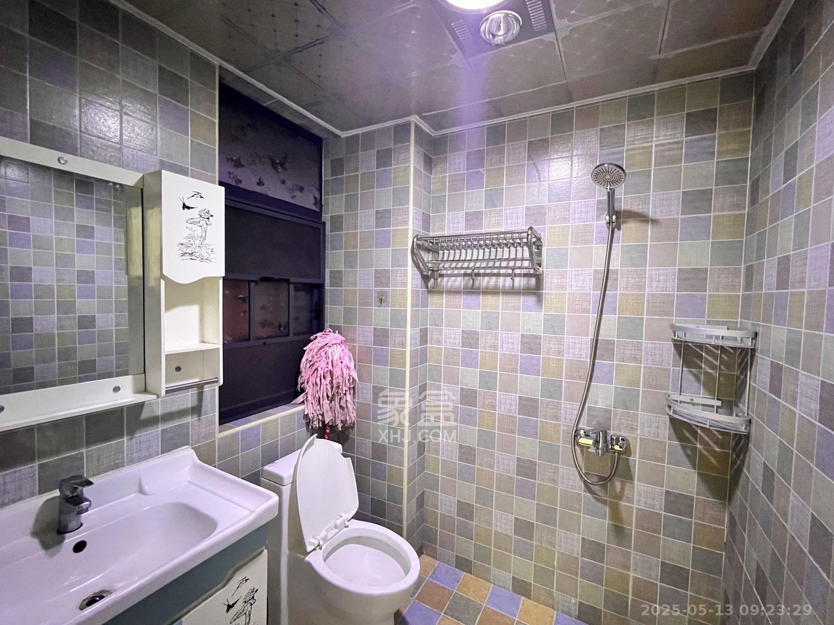 中南红领邦（红星嘉和苑）  4室2厅2卫    2000.0元/月室内图