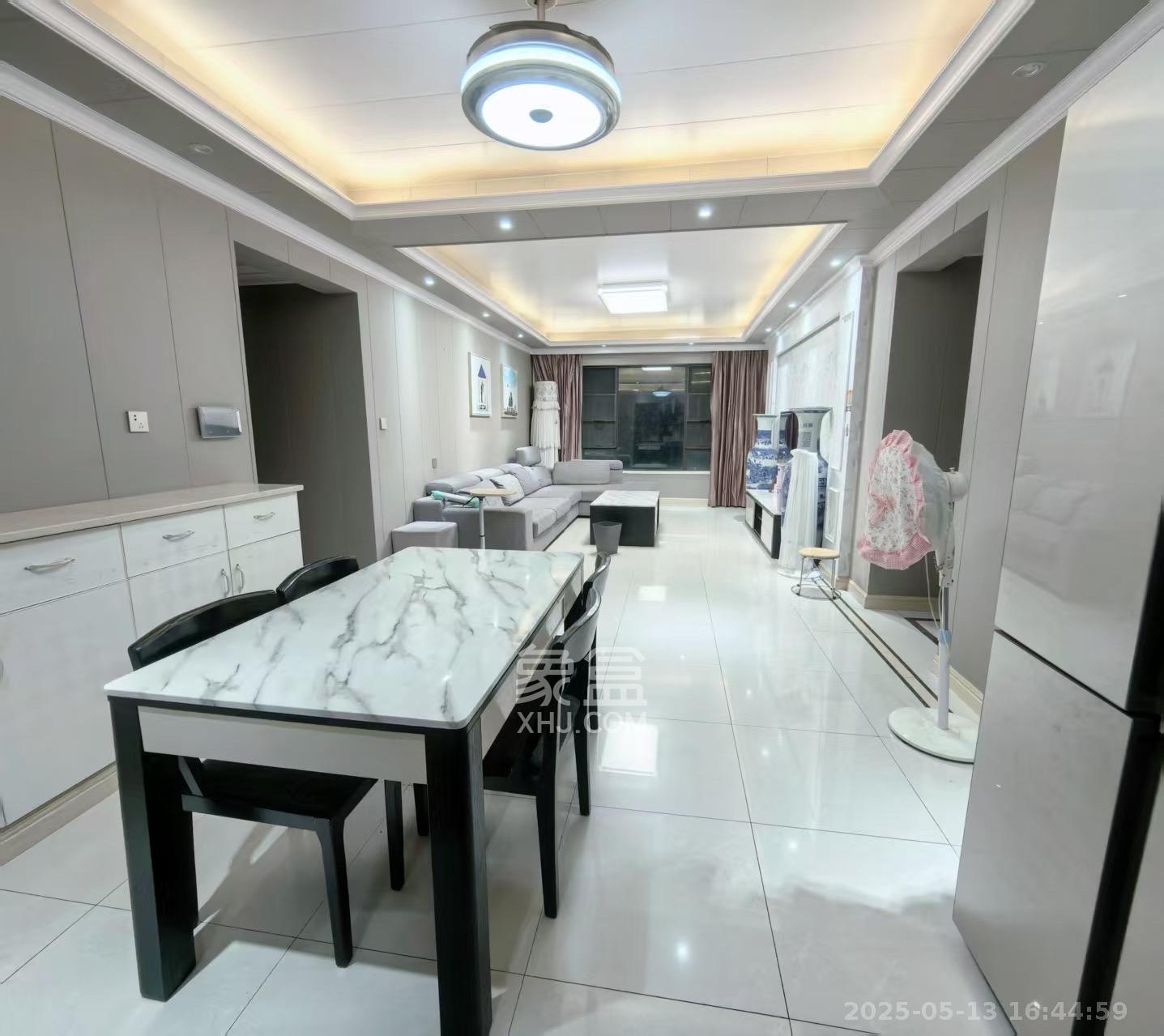 中海国际三期  5室2厅2卫    3500.0元/月 中海国际三期  5室2厅2卫    3500.0元/月