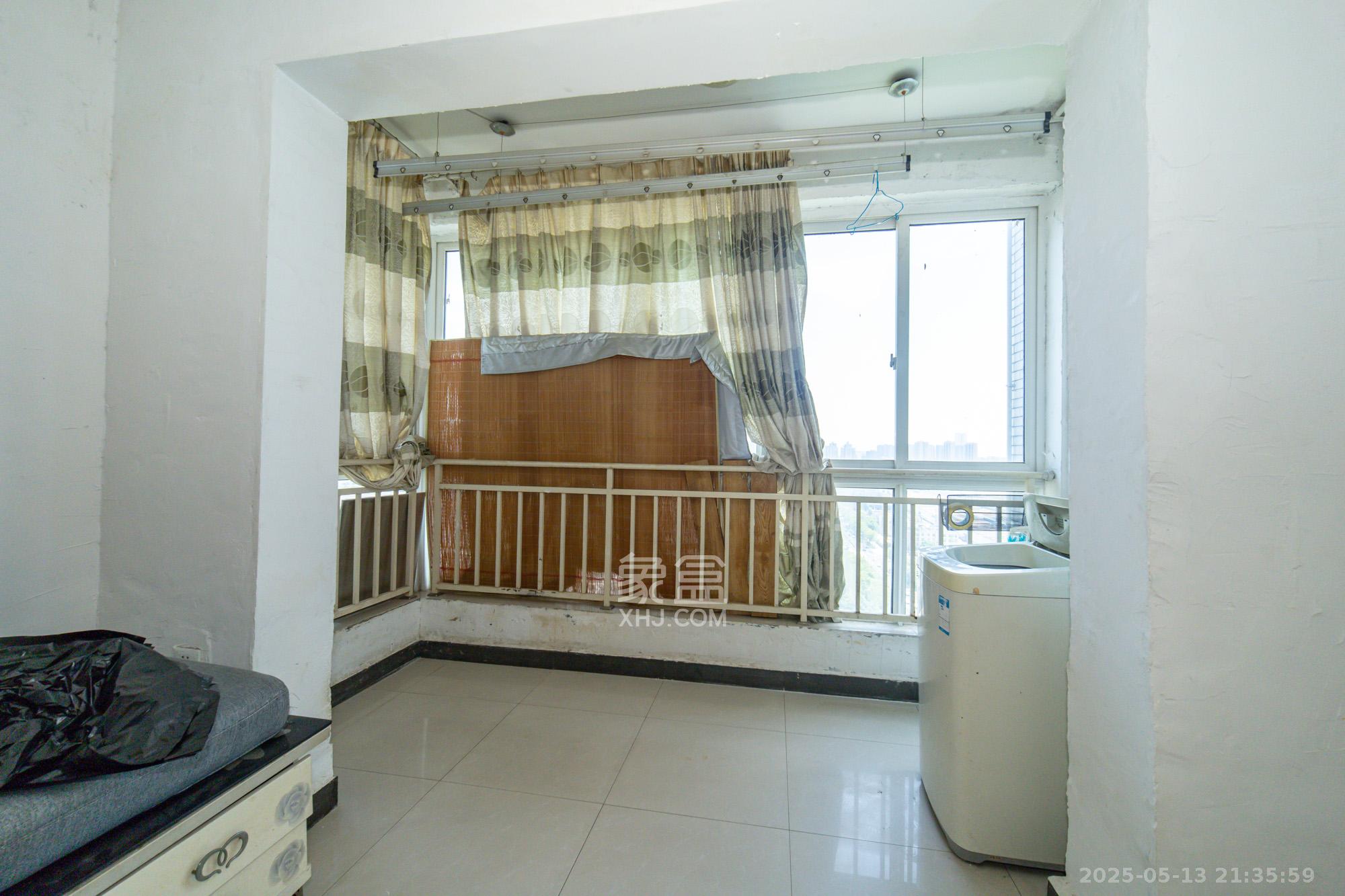 时代星城 3室2厅1卫 52.0万 时代星城 3室2厅1卫 52.0万阳台