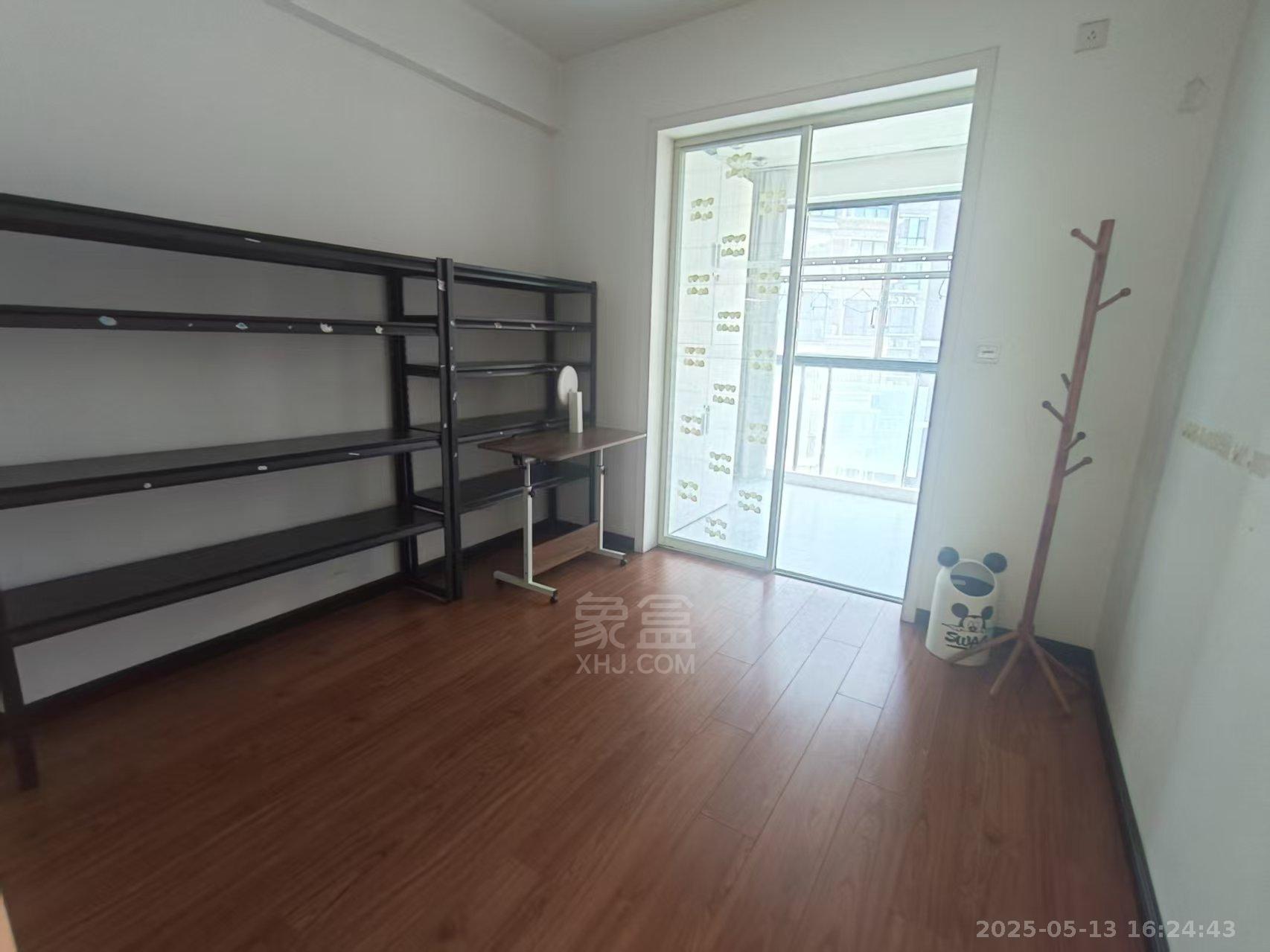 紫苑江岸 3室2厅2卫 1700.0元/月 紫苑江岸 3室2厅2卫 1700.0元/月室内图