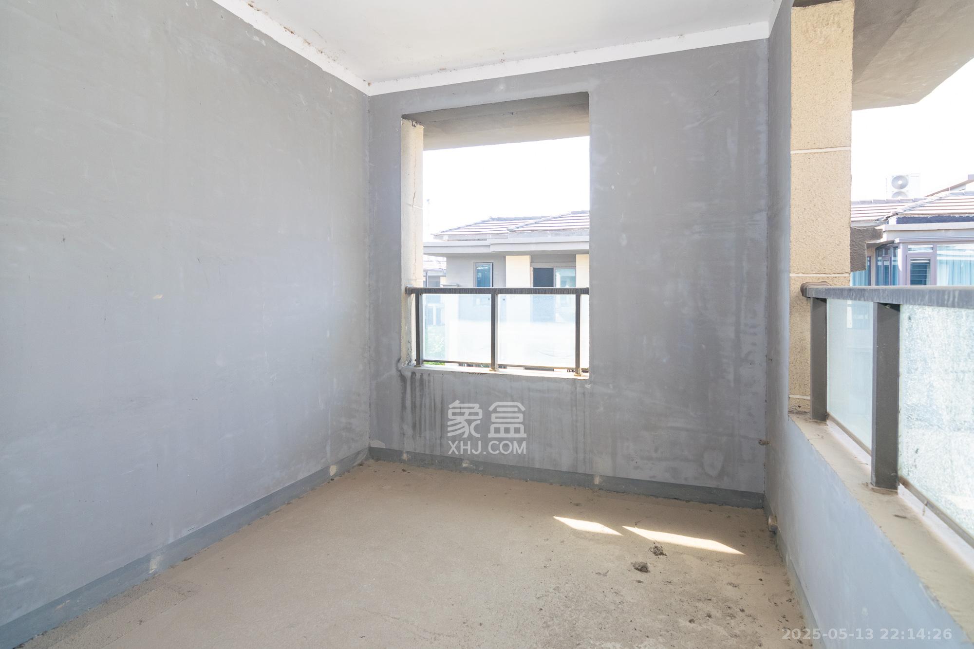 华润桃源里 5室3厅3卫 160.0万 华润桃源里 5室3厅3卫 160.0万卧室