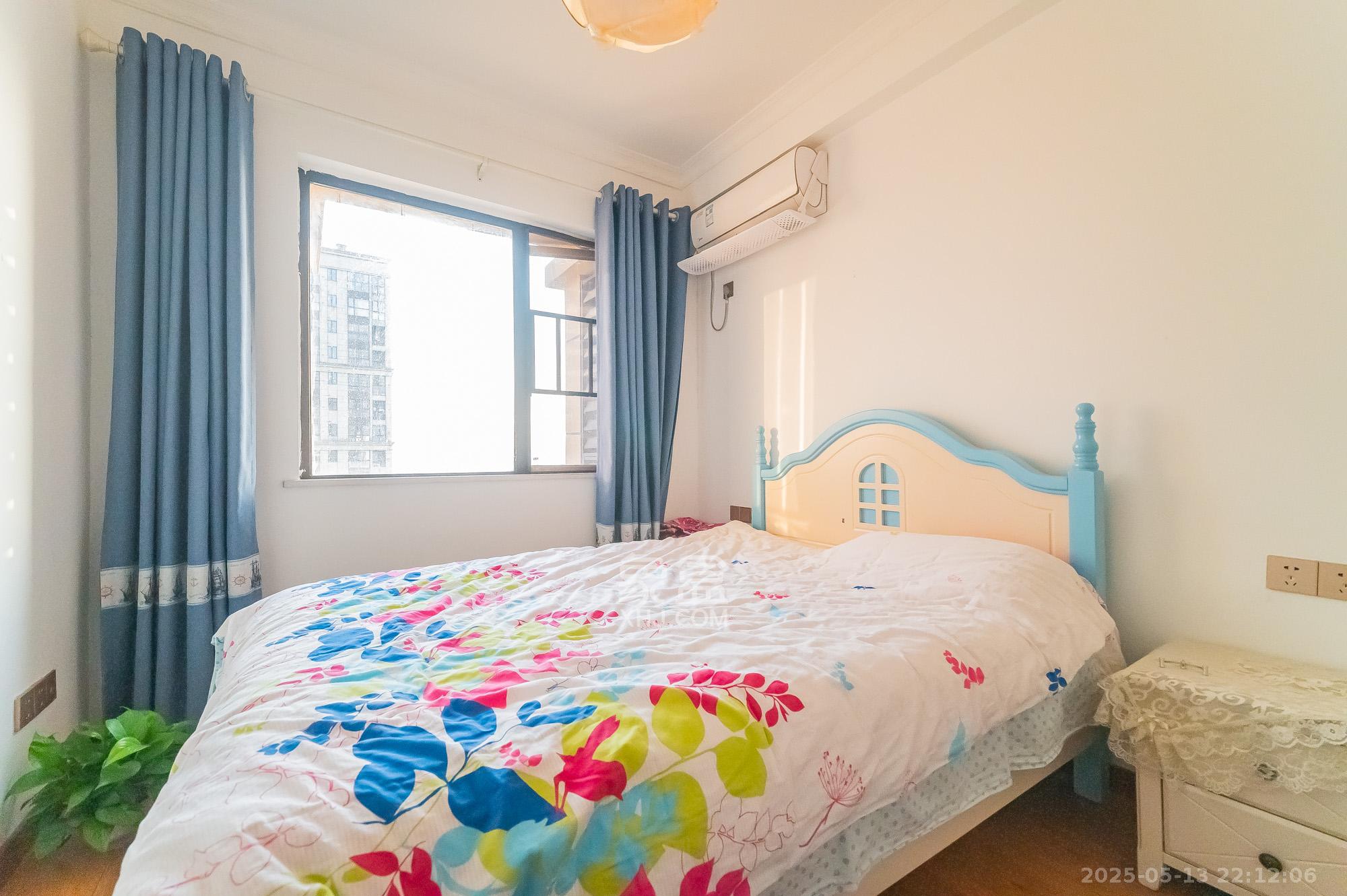 星湖湾二期高层 3室2厅1卫 74.0万 星湖湾二期高层 3室2厅1卫 74.0万卧室