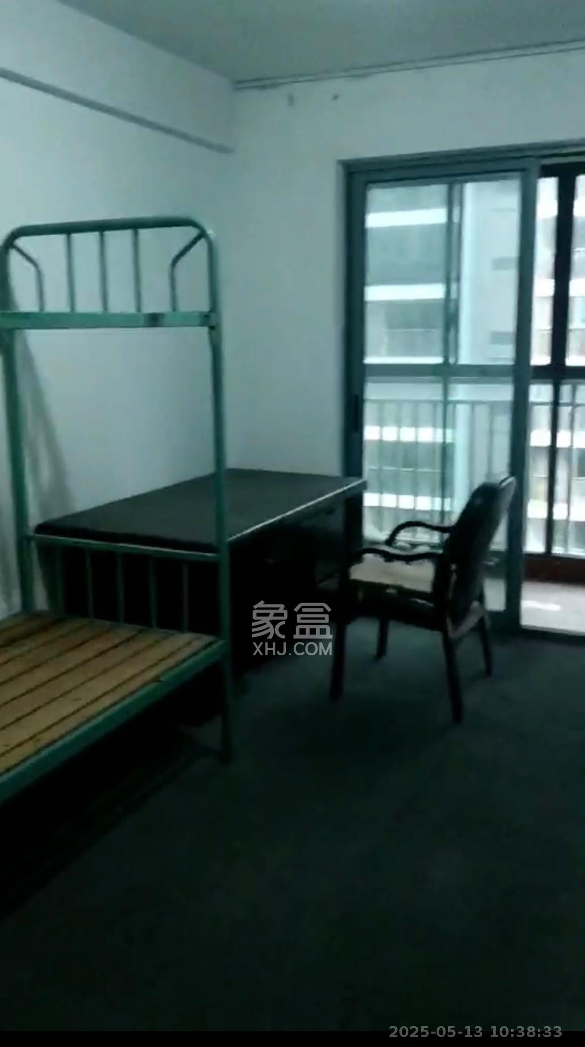 银港水晶城  4室2厅2卫   3000.00元/月室内图