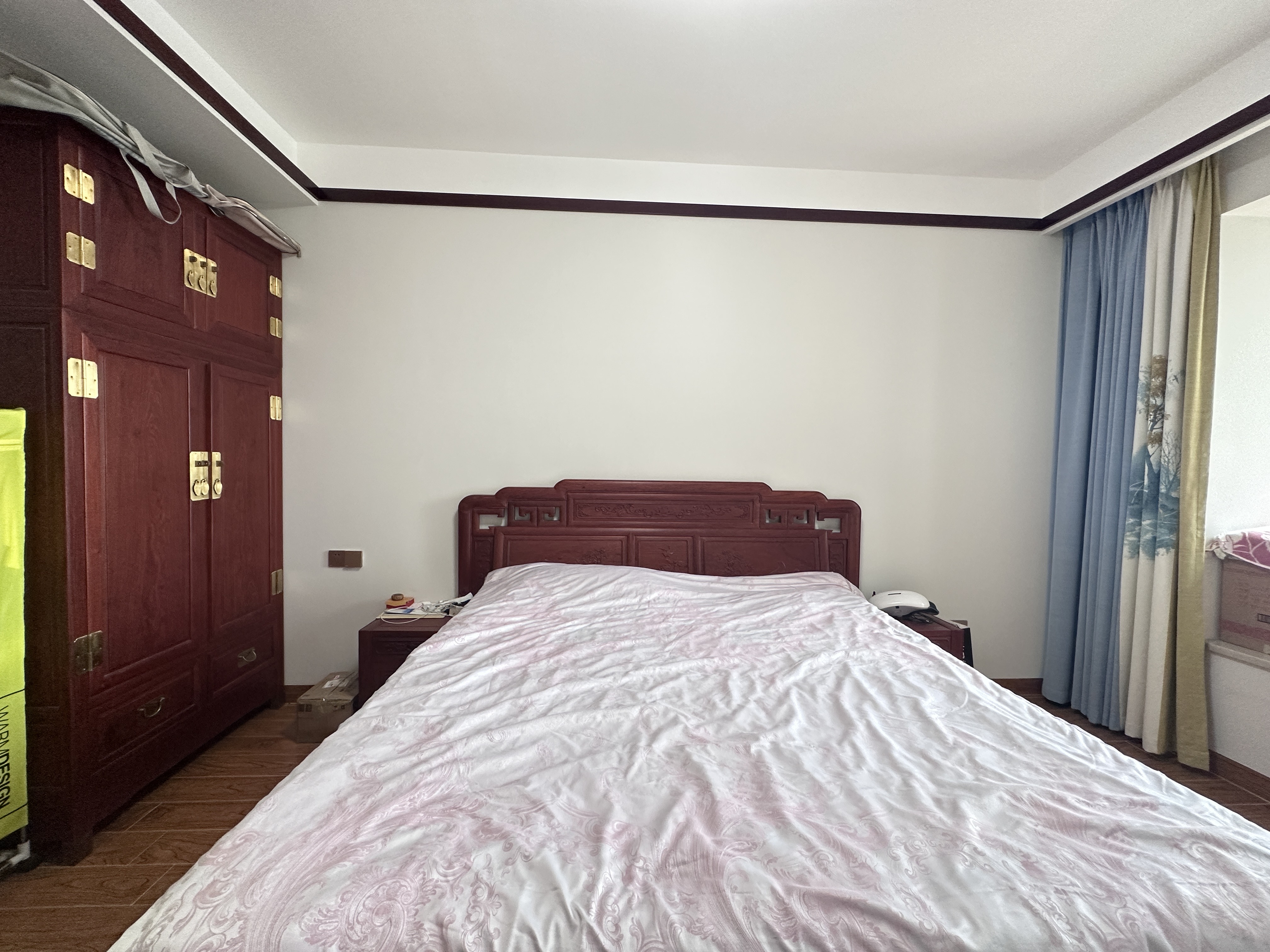 海航豪庭北苑  5室2厅4卫    580.0万 海航豪庭北苑  5室2厅4卫    580.0万客厅