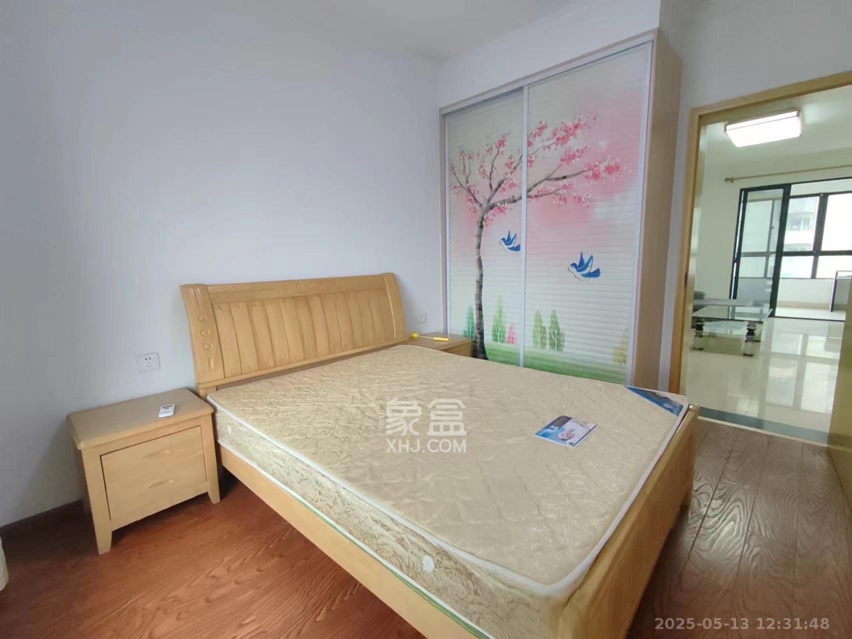 长房时代城  3室2厅2卫   3500.00元/月室内图