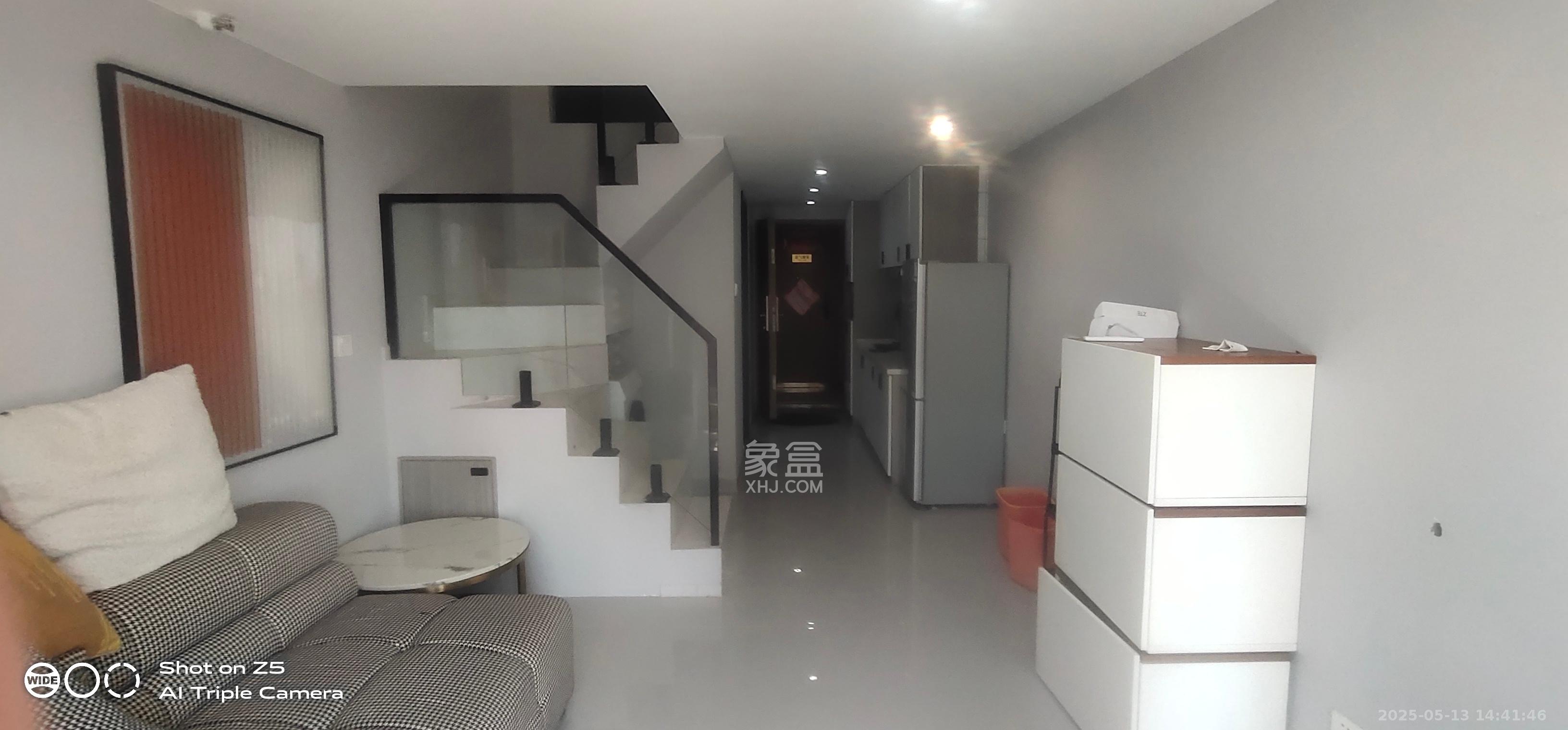 卓越江岸  2室1厅1卫    2400.0元/月 卓越江岸  2室1厅1卫    2400.0元/月室内图