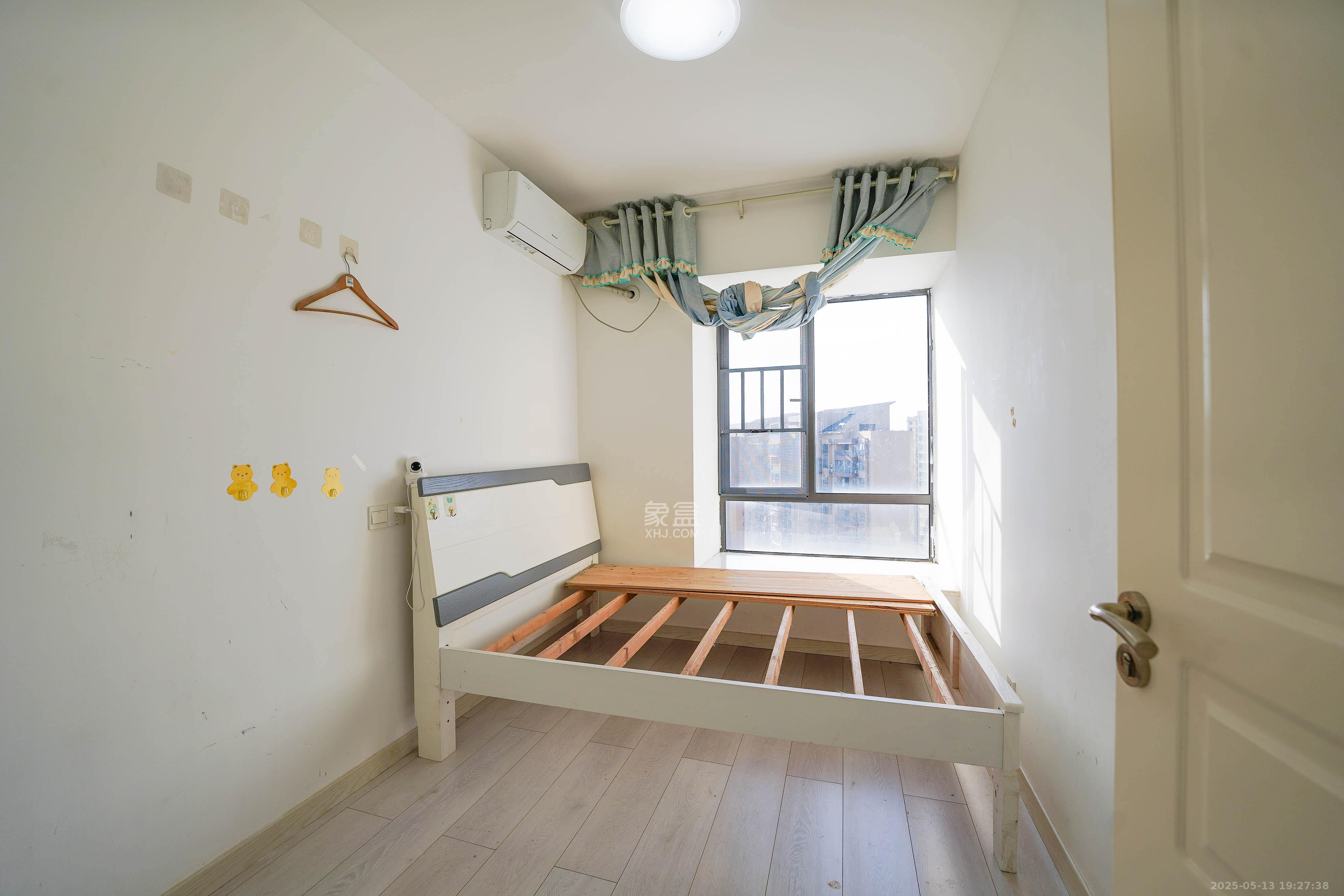 汇金城/嘉华城(二期、三期) 4室2厅2卫 166.0万 汇金城/嘉华城(二期、三期) 4室2厅2卫 166.0万卧室