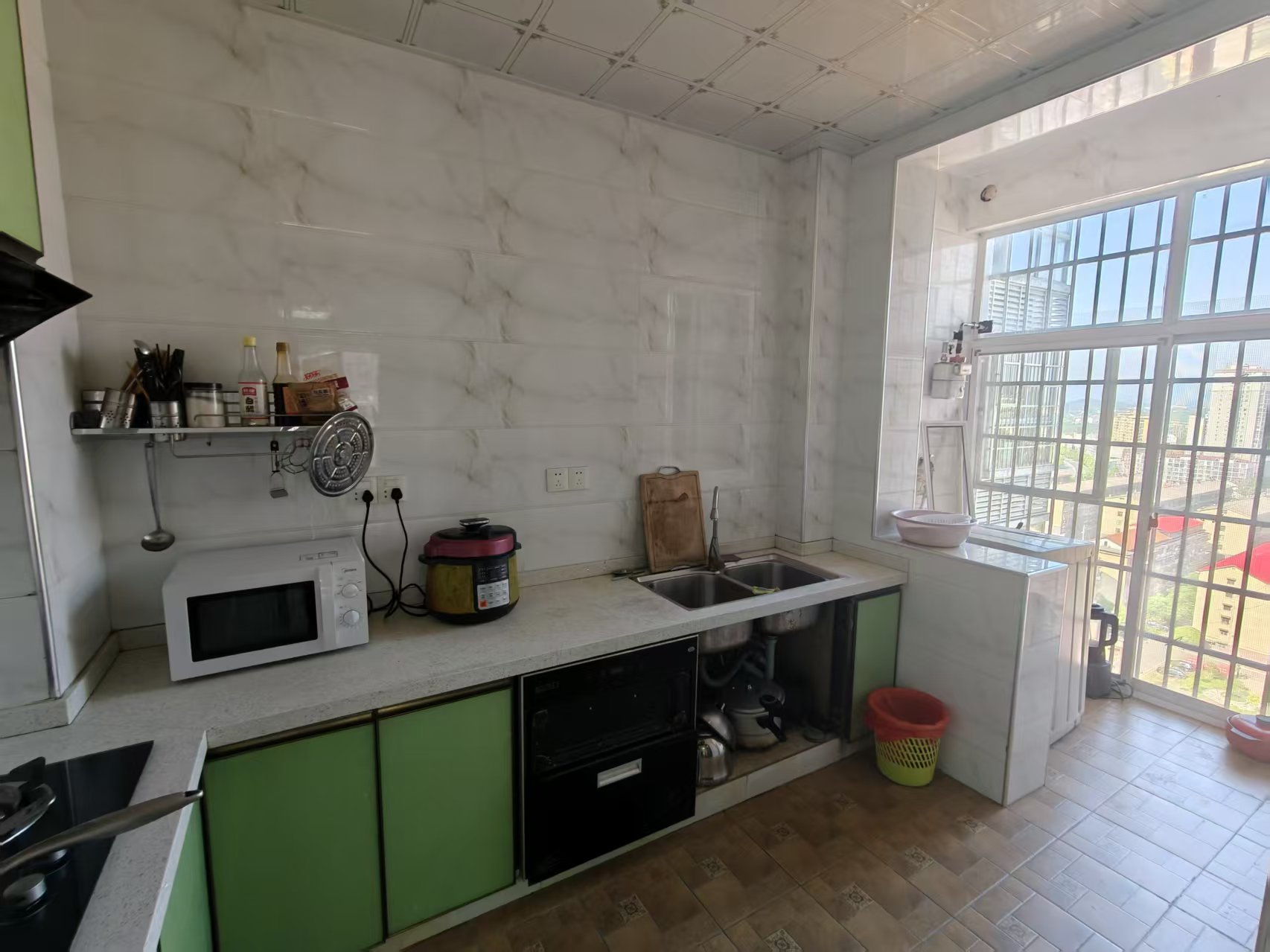 香山红叶 3室2厅2卫 47.8万 香山红叶 3室2厅2卫 47.8万客厅