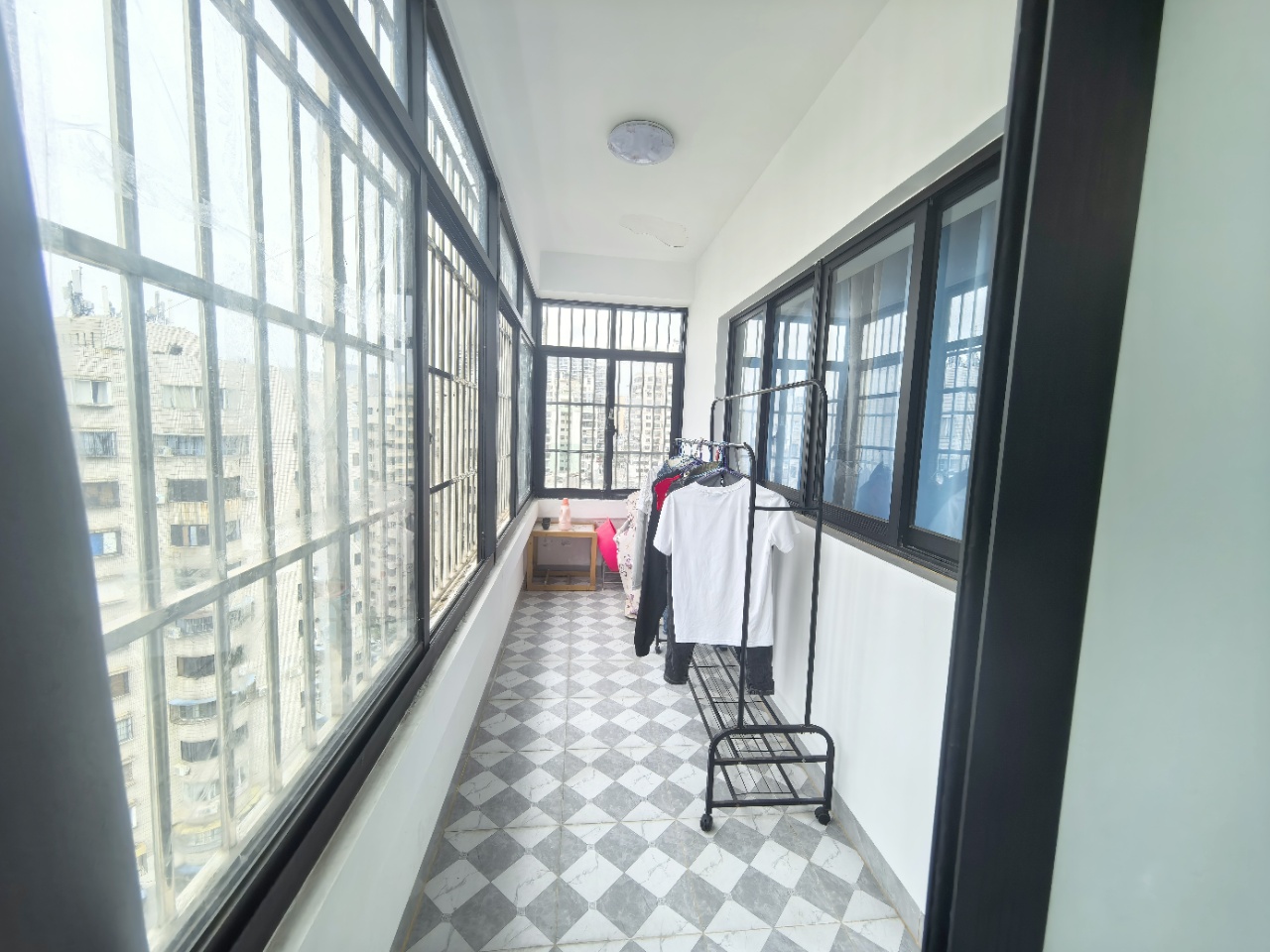 国贸大厦 3室2厅1卫 115.0万 国贸大厦 3室2厅1卫 115.0万室内图