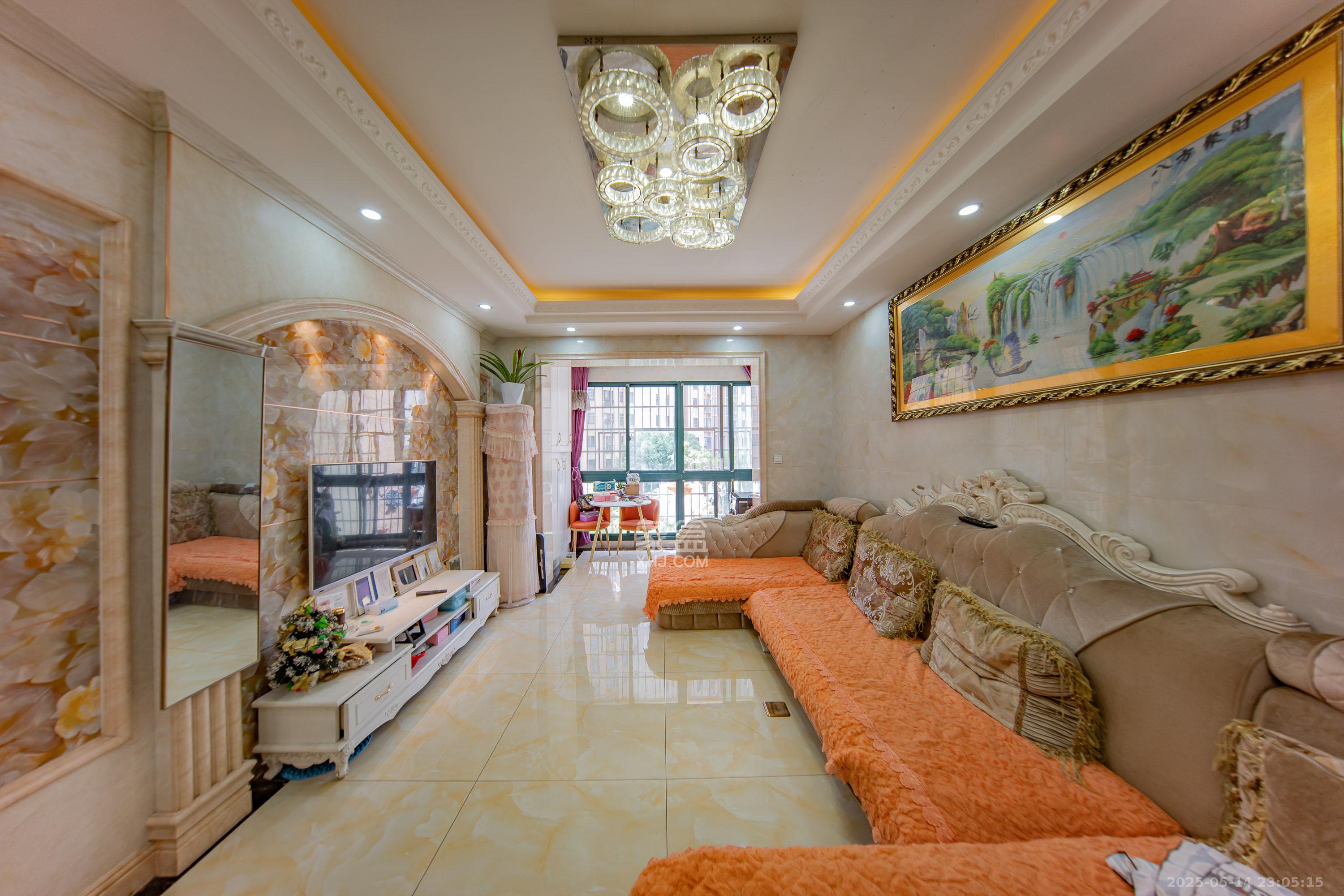 洋湖时代 3室2厅2卫 73.8万 洋湖时代 3室2厅2卫 73.8万客厅