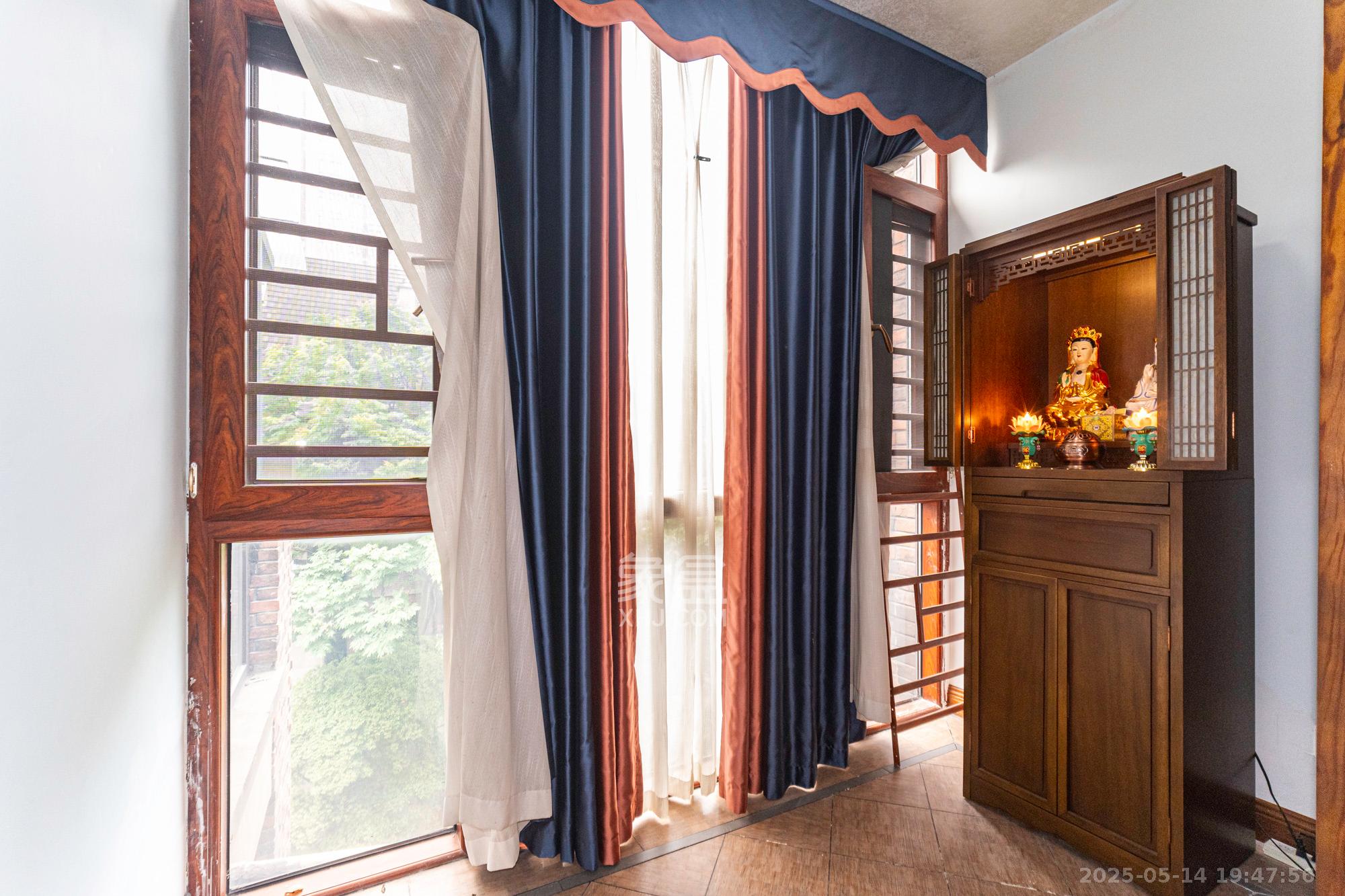 星湖湾一期洋房 7室2厅4卫 298.0万 星湖湾一期洋房 7室2厅4卫 298.0万阳台