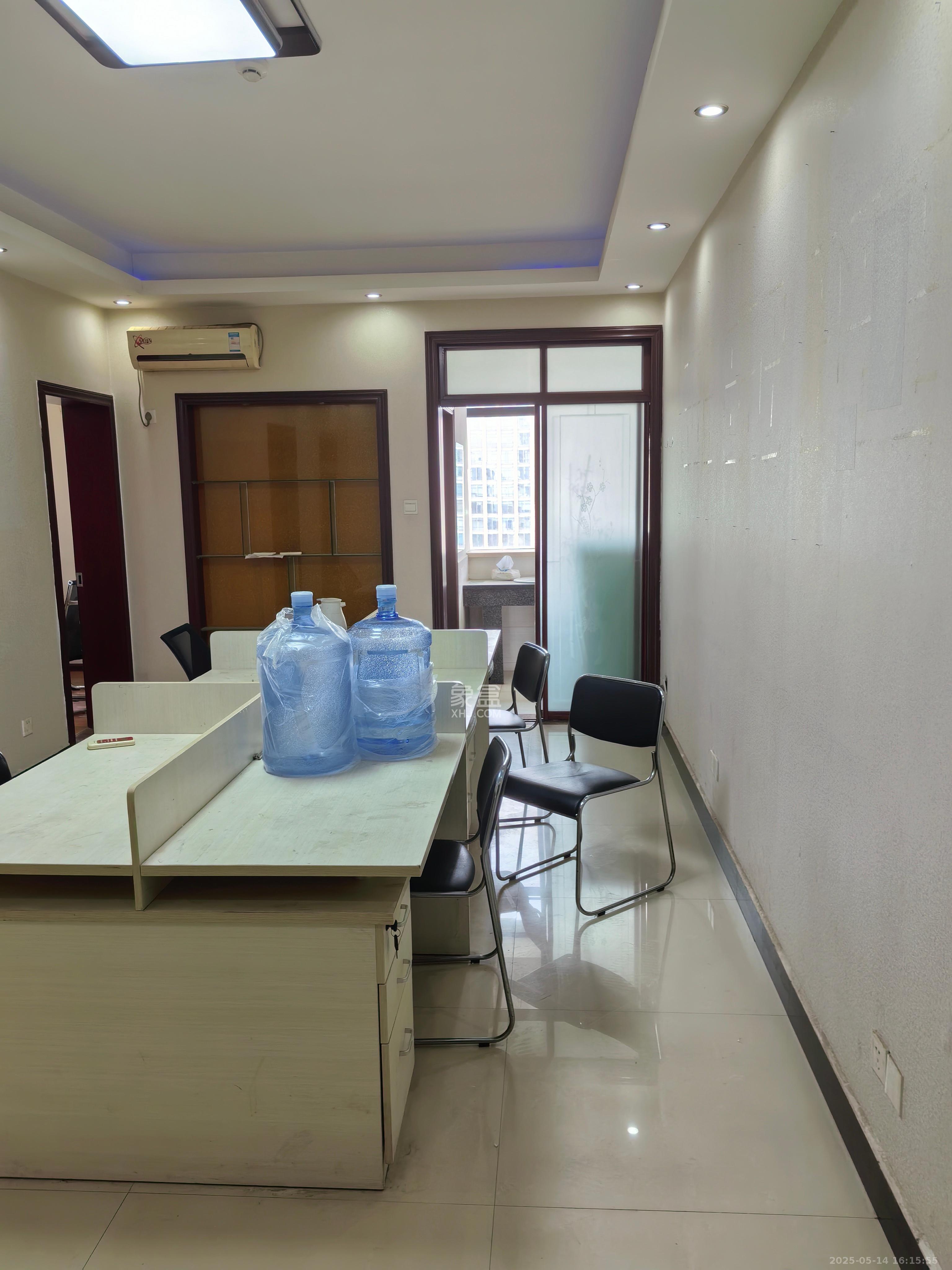 鑫远杰座  2室2厅1卫    2000.0元/月 鑫远杰座  2室2厅1卫    2000.0元/月