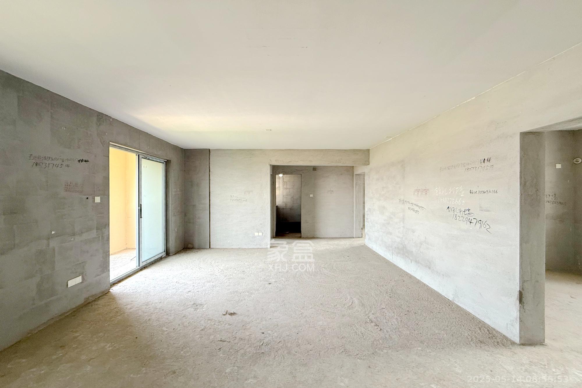 中粮鸿云 3室2厅2卫 62.6万 中粮鸿云 3室2厅2卫 62.6万客厅