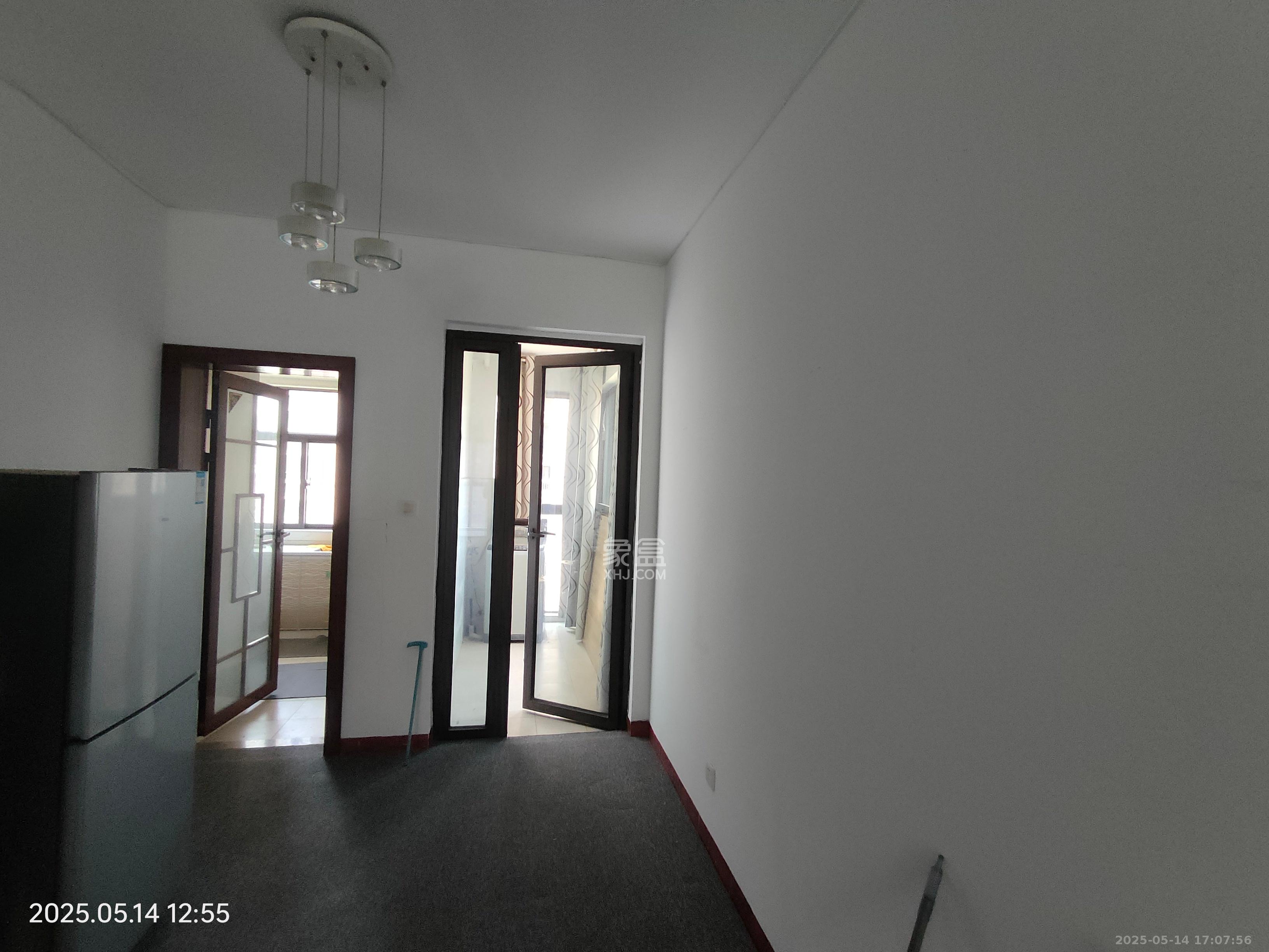 德润小区(丰升德润小区) 4室2厅1卫 3200.0元/月 德润小区(丰升德润小区) 4室2厅1卫 3200.0元/月室内图