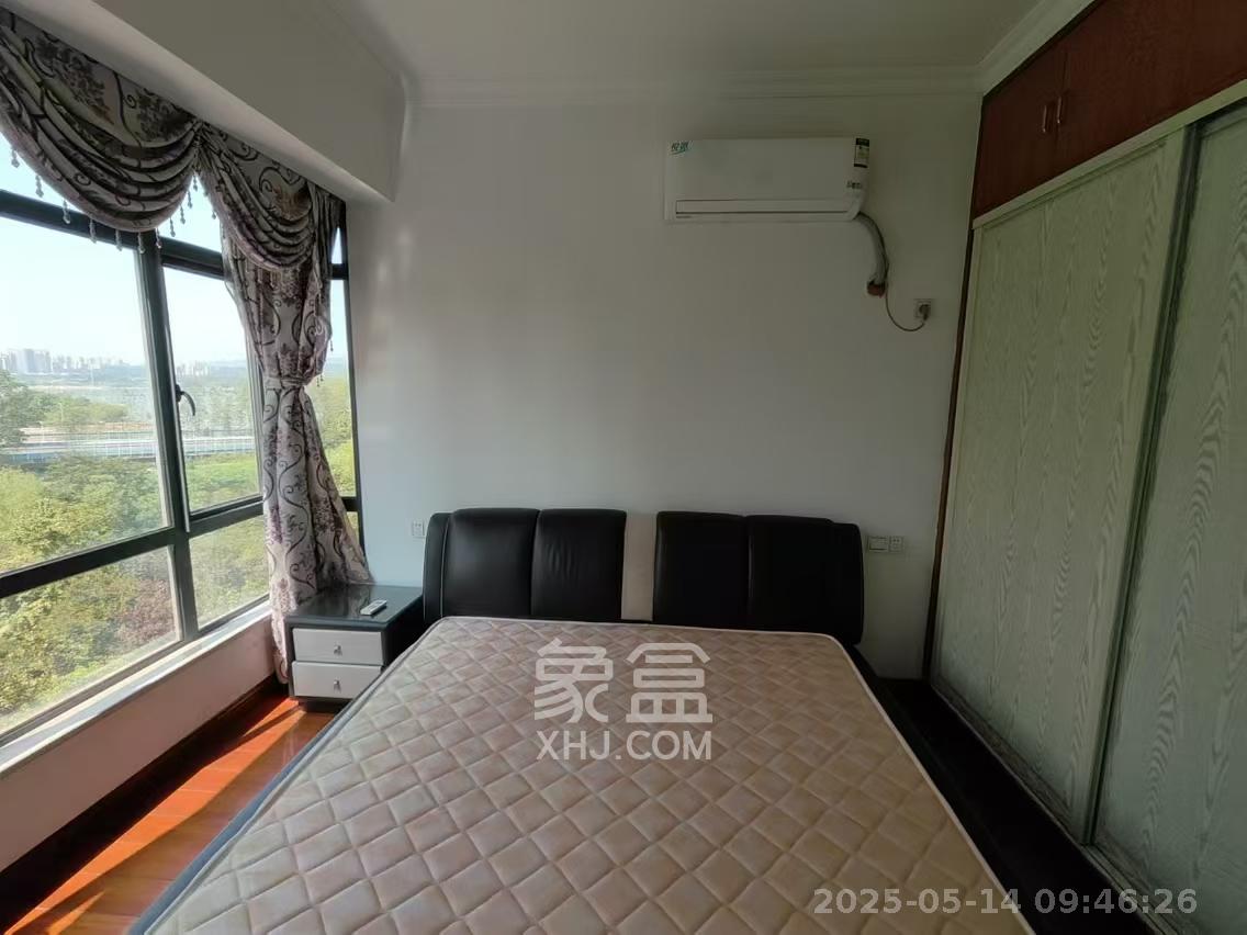 双湾国际（湘江御景花园）  3室2厅1卫   2300.00元/月室内图