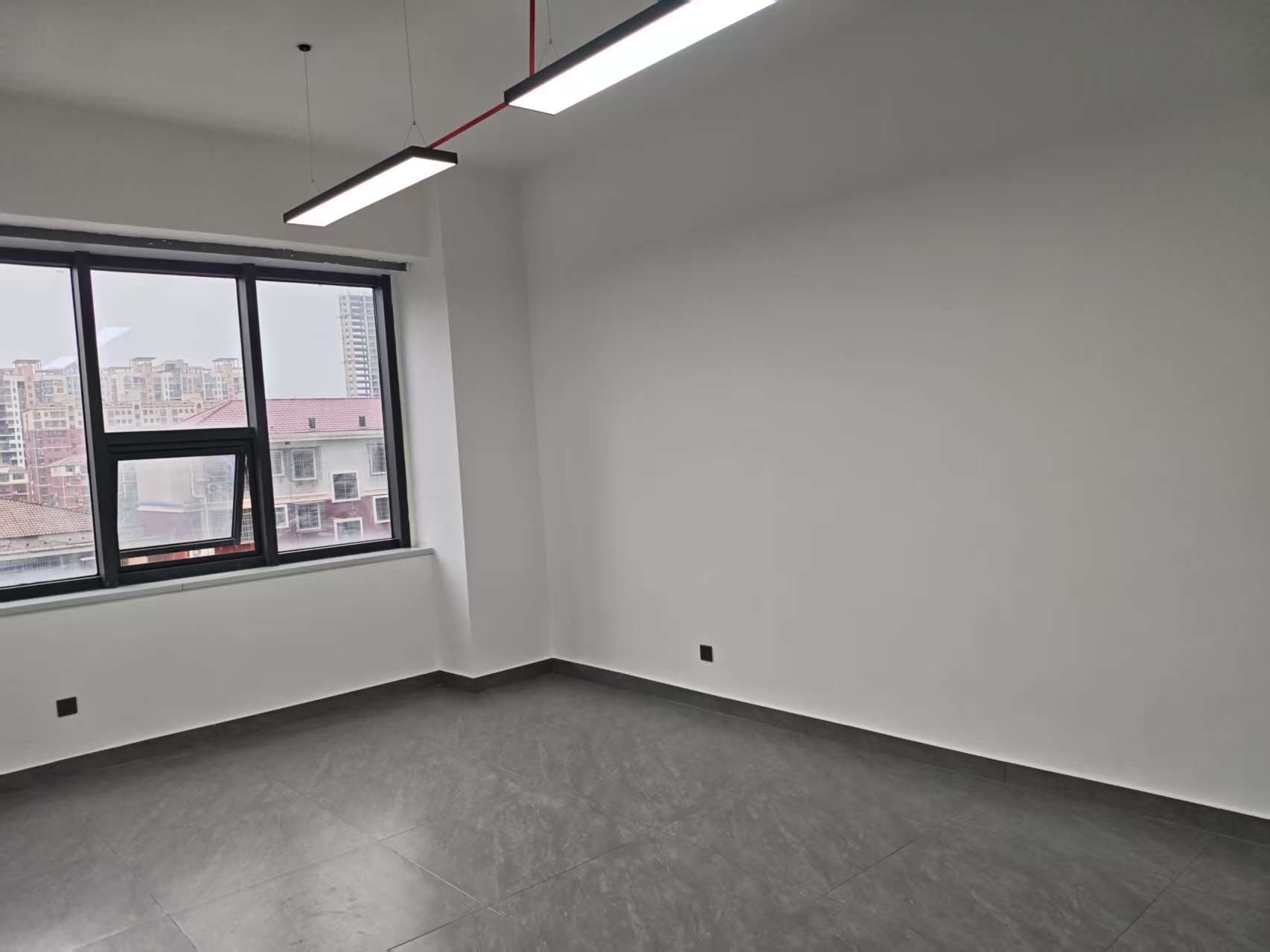 汇通国际  1室0厅0卫    2300.0元/月 汇通国际  1室0厅0卫    2300.0元/月室内图1