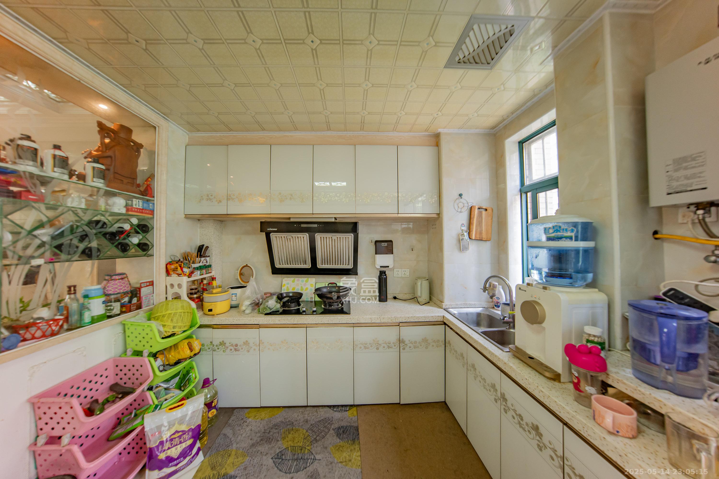 洋湖时代 3室2厅2卫 73.8万 洋湖时代 3室2厅2卫 73.8万厨房