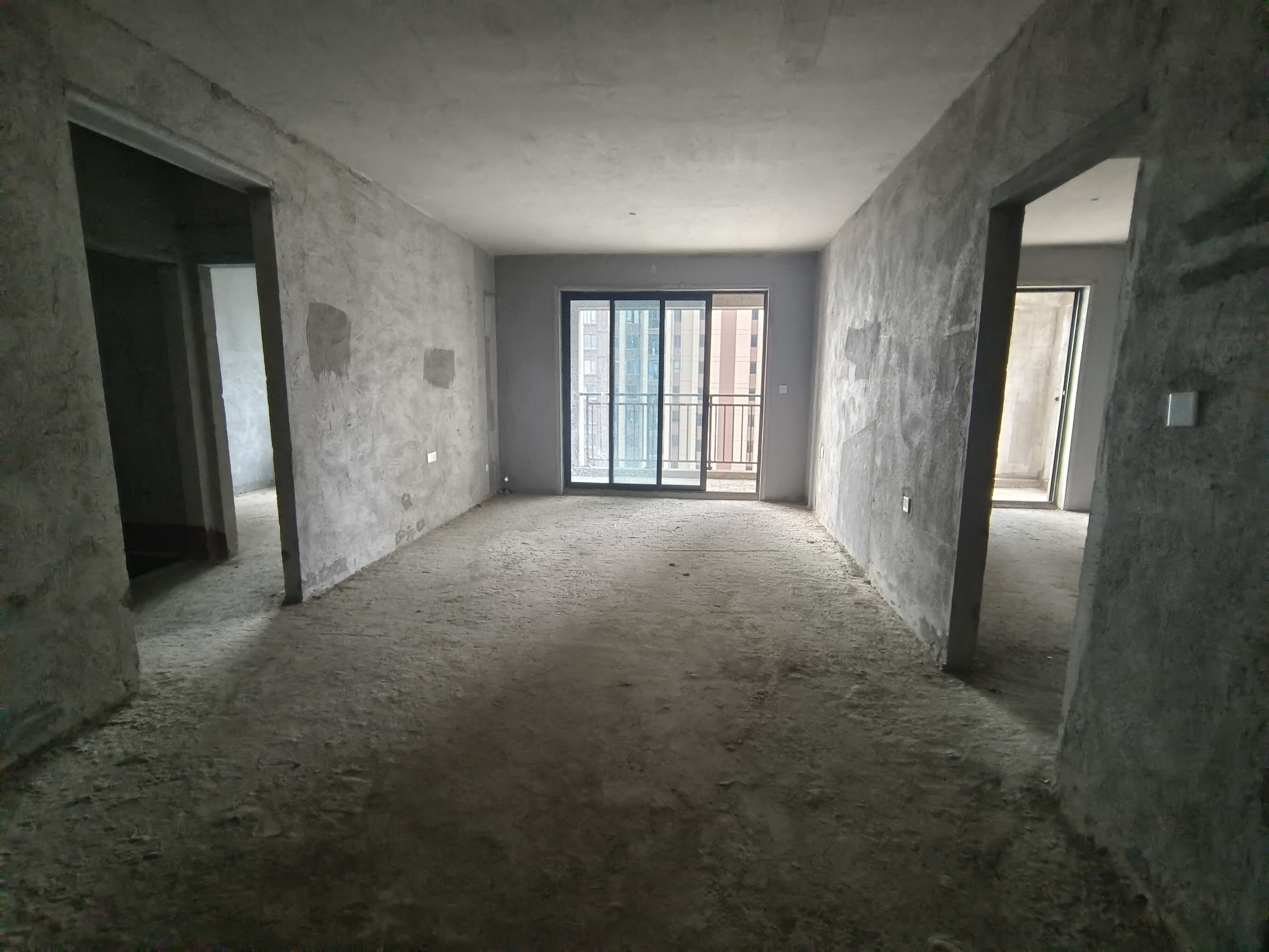 三一街区  3室2厅2卫    59.0万