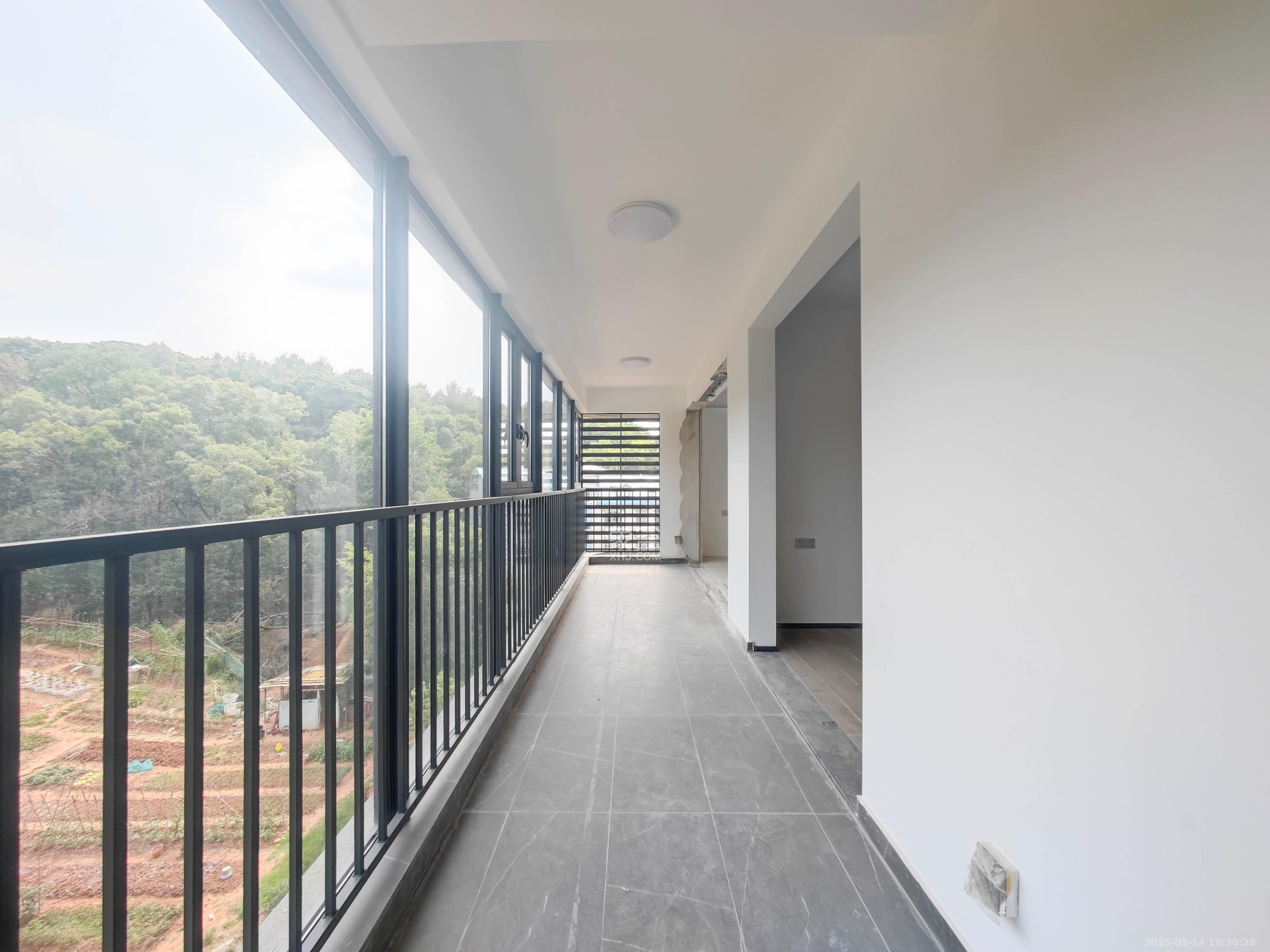 中海星樾府 4室2厅1卫 326.0万 中海星樾府 4室2厅1卫 326.0万阳台