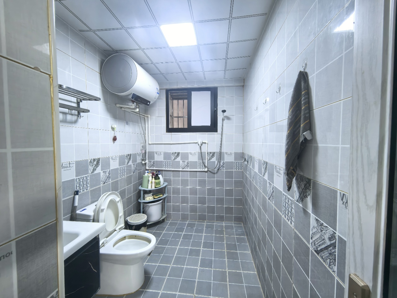 国贸大厦 3室2厅1卫 115.0万 国贸大厦 3室2厅1卫 115.0万室内图