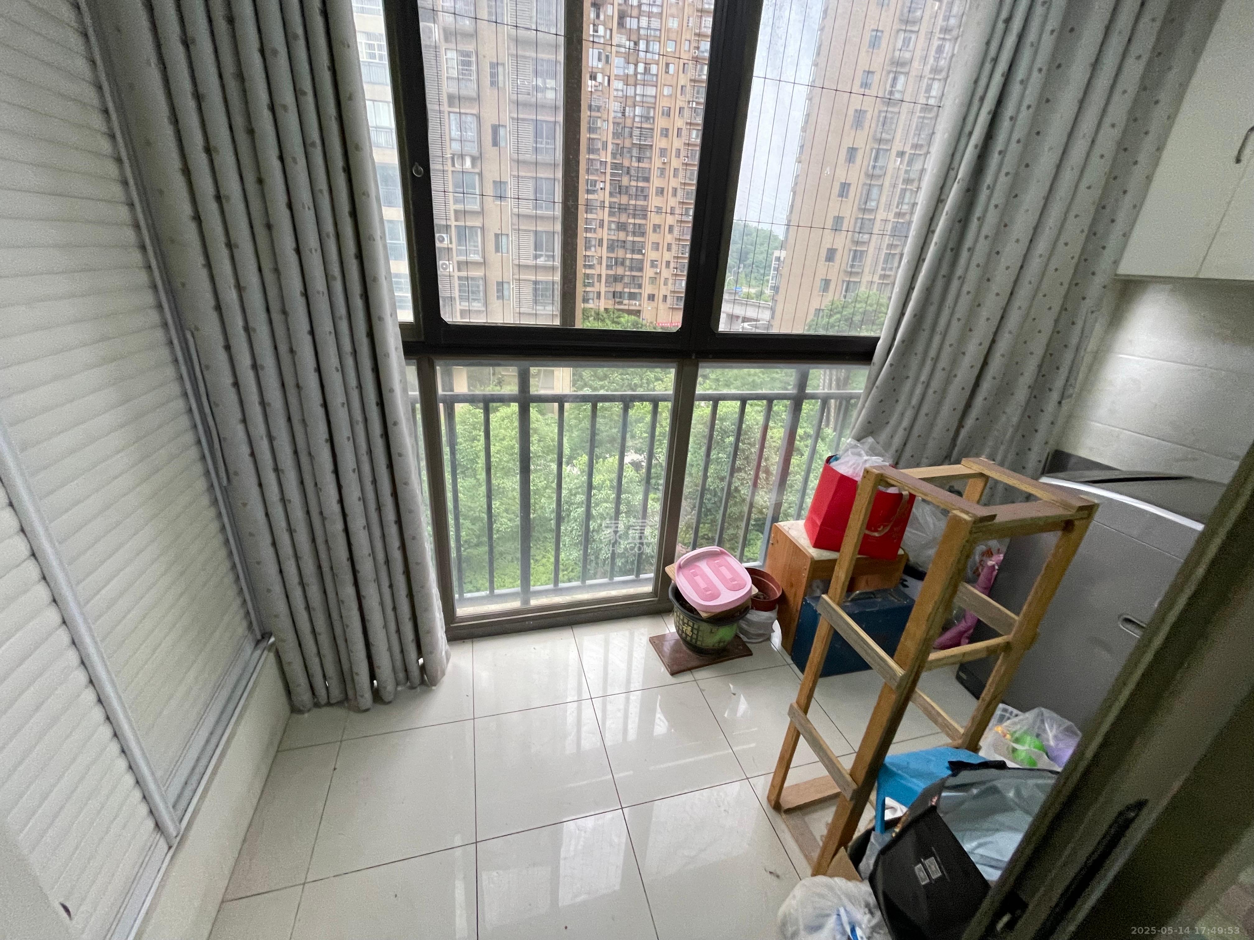 阳光晶城 2室2厅1卫 2000.0元/月 阳光晶城 2室2厅1卫 2000.0元/月室内图