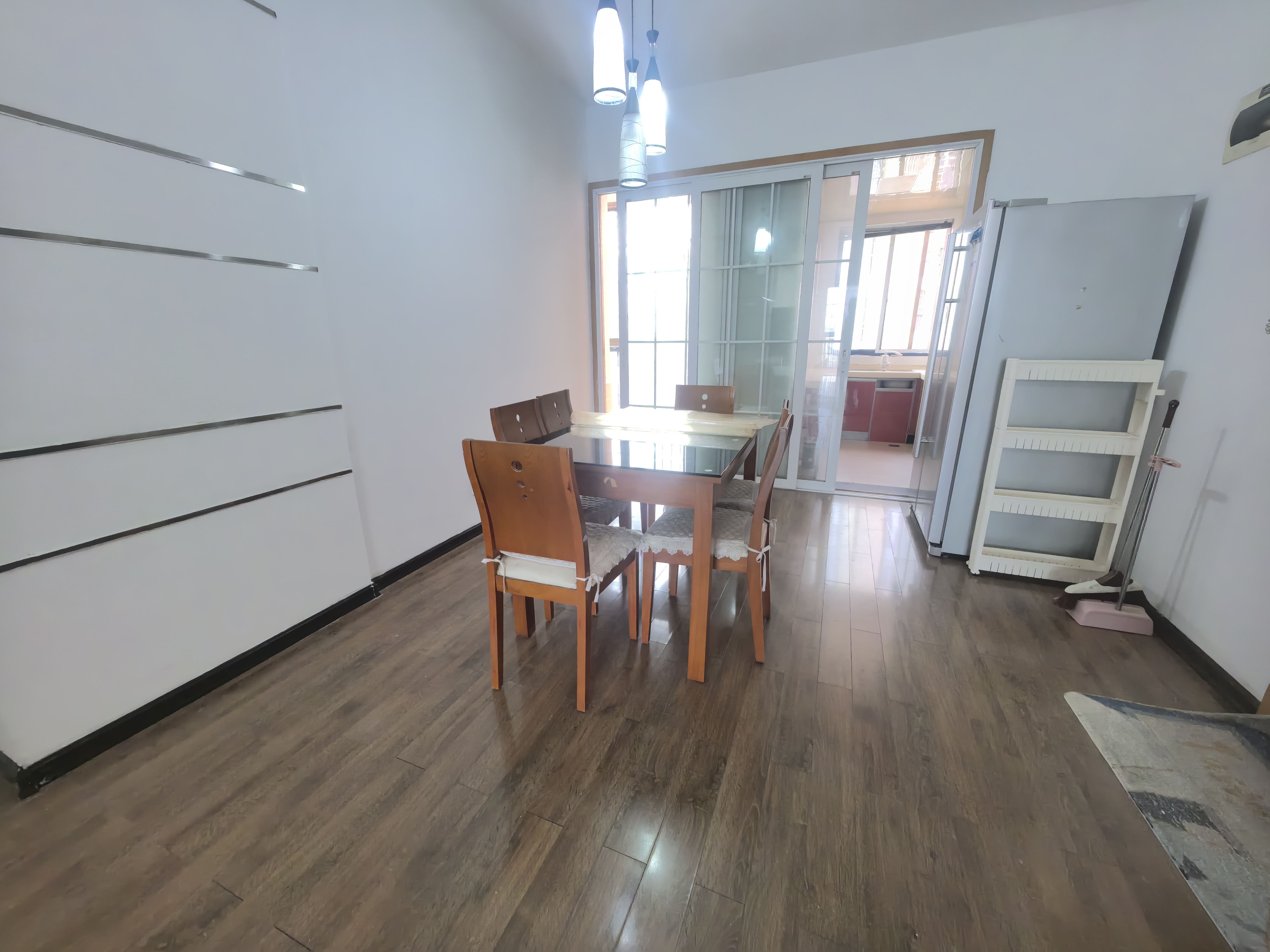 泉塘湾一期 3室2厅2卫 45.0万 泉塘湾一期 3室2厅2卫 45.0万室内图