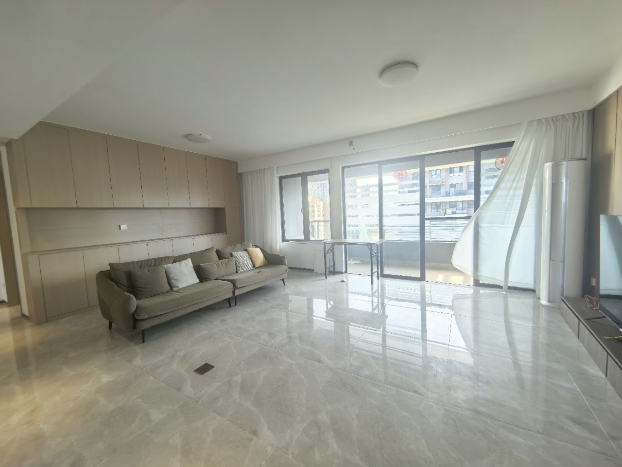 鲁能海蓝公馆 3室2厅2卫 4000.0元/月 鲁能海蓝公馆 3室2厅2卫 4000.0元/月室内图