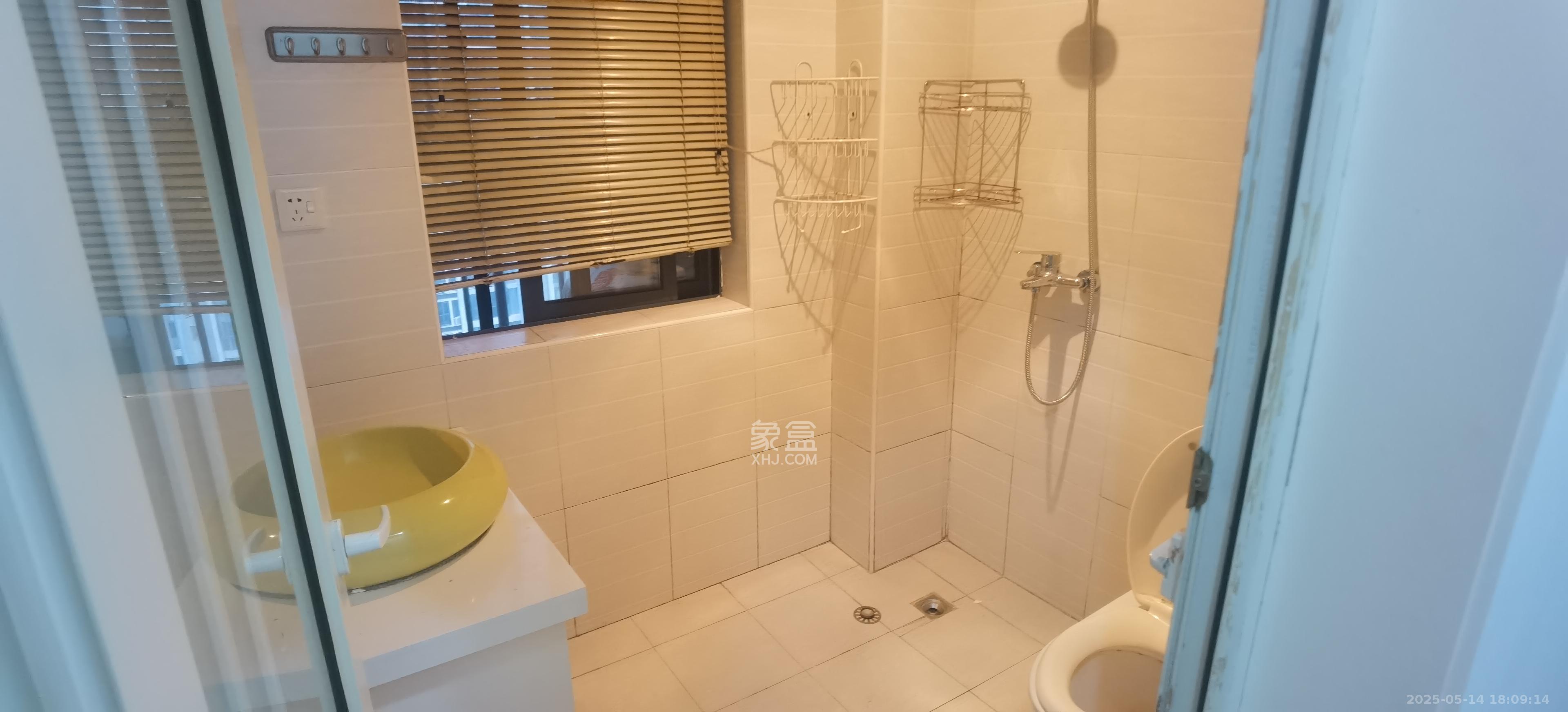 金麓国际 3室2厅1卫 2250.0元/月 金麓国际 3室2厅1卫 2250.0元/月室内图