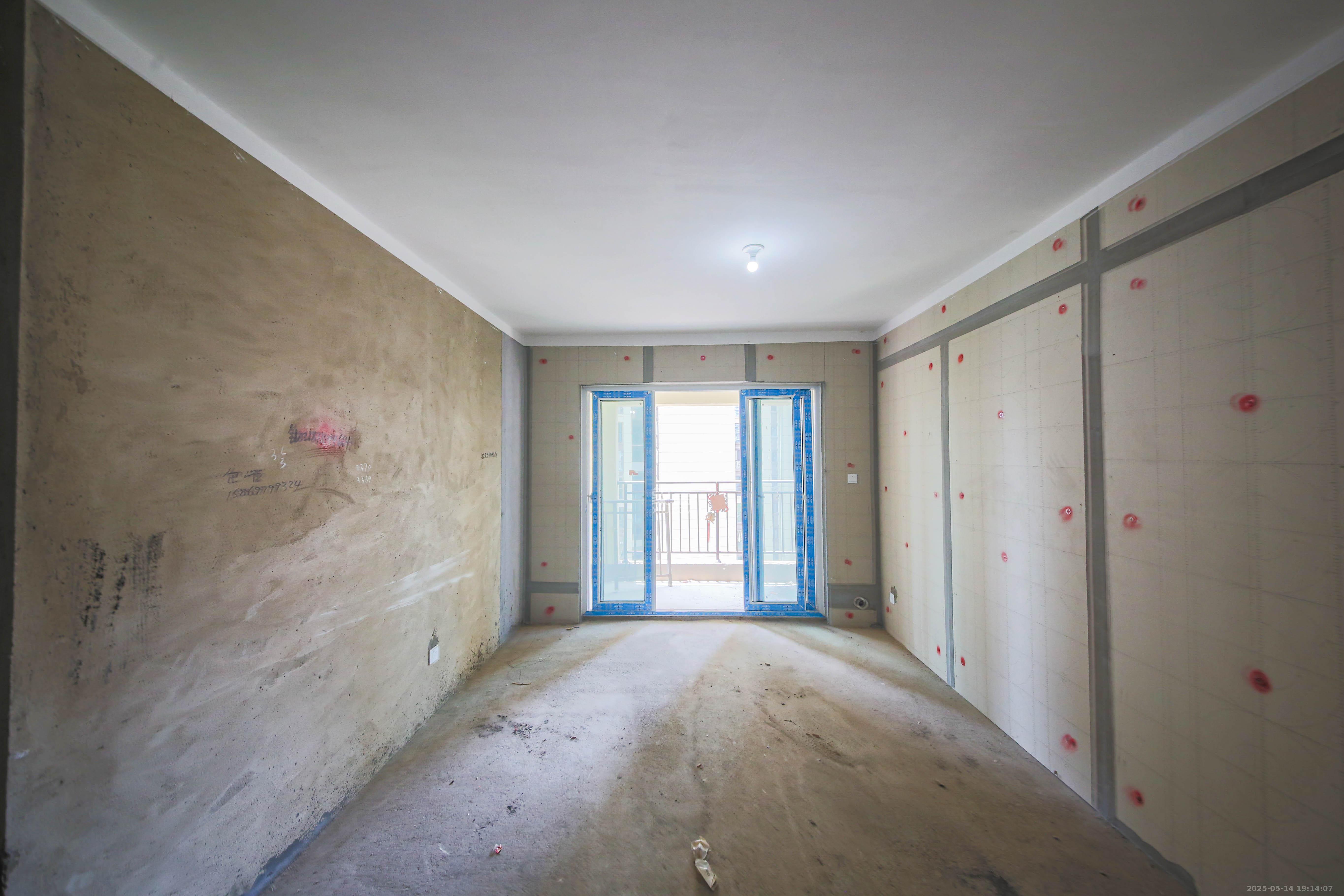 克拉美丽山庄(晟领国际) 3室2厅1卫 100.0万 克拉美丽山庄(晟领国际) 3室2厅1卫 100.0万客厅