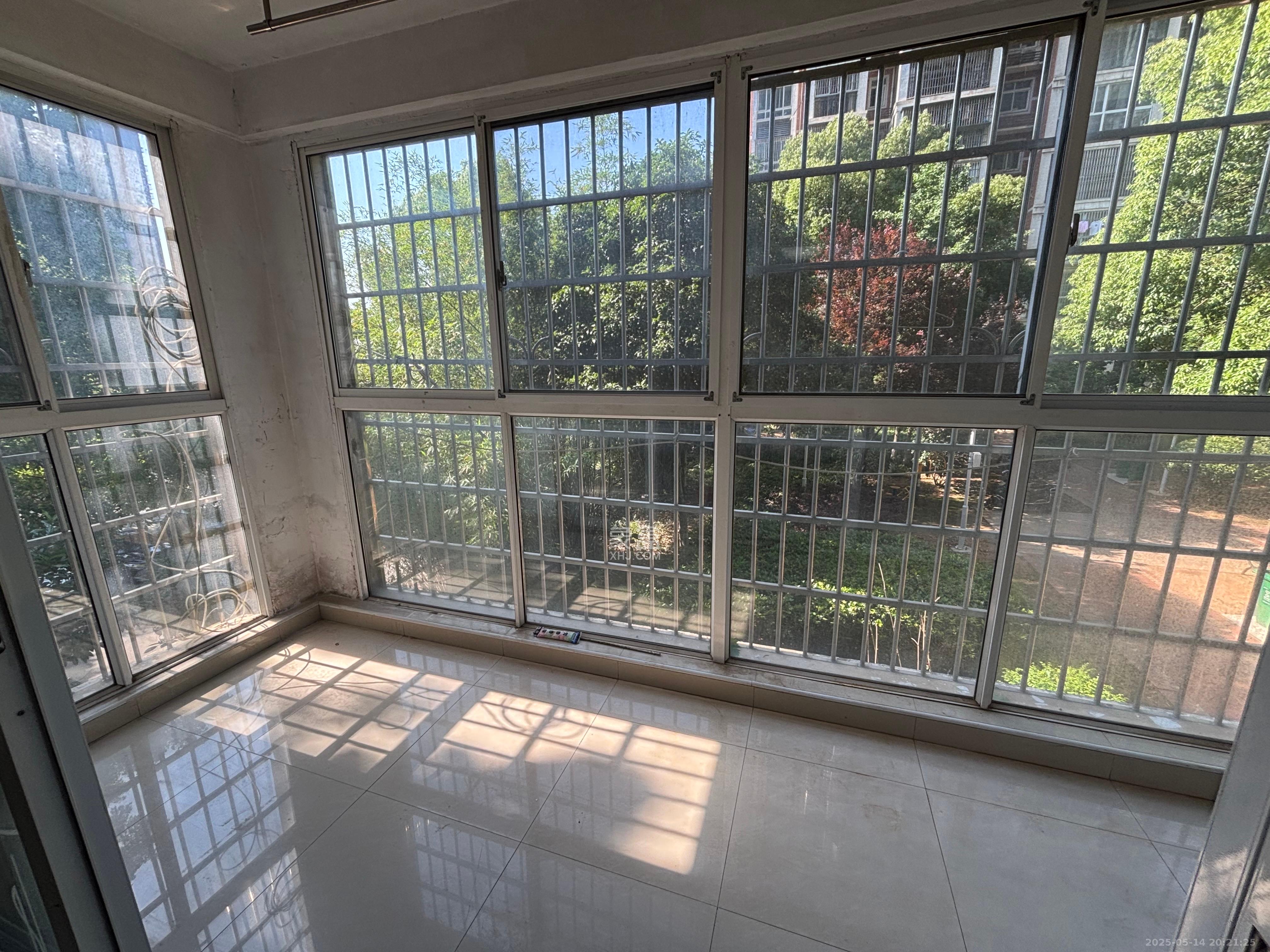 嘉盛和園  3室1廳2衛(wèi)   1600.00元/月
