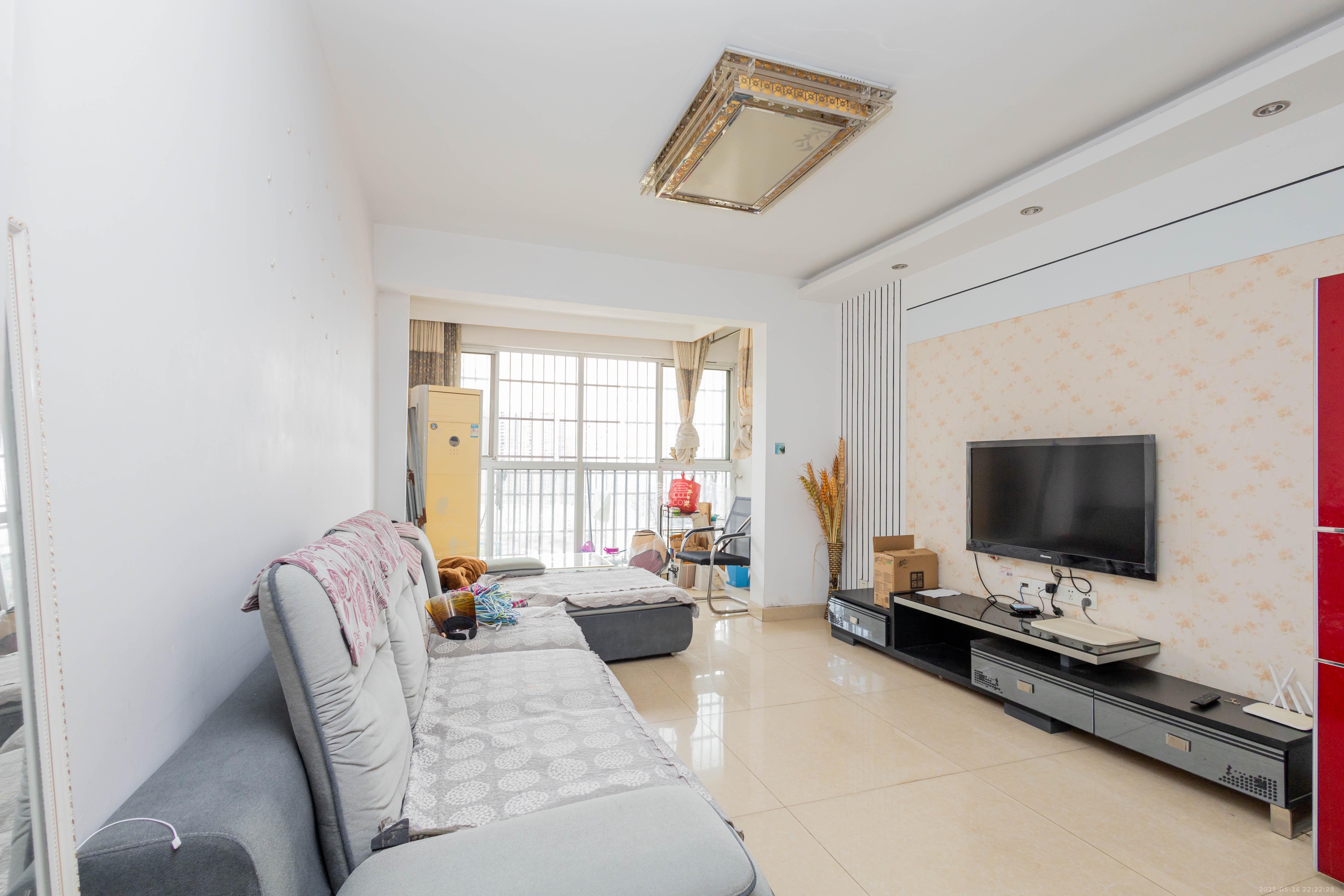 东业苹果社区 2室2厅1卫 39.5万 东业苹果社区 2室2厅1卫 39.5万客厅