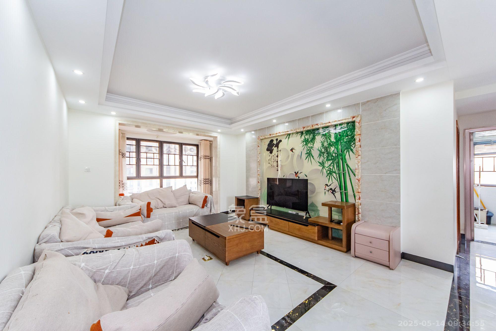 山语城三期  3室2厅2卫    2200.0元/月 山语城三期  3室2厅2卫    2200.0元/月室内图