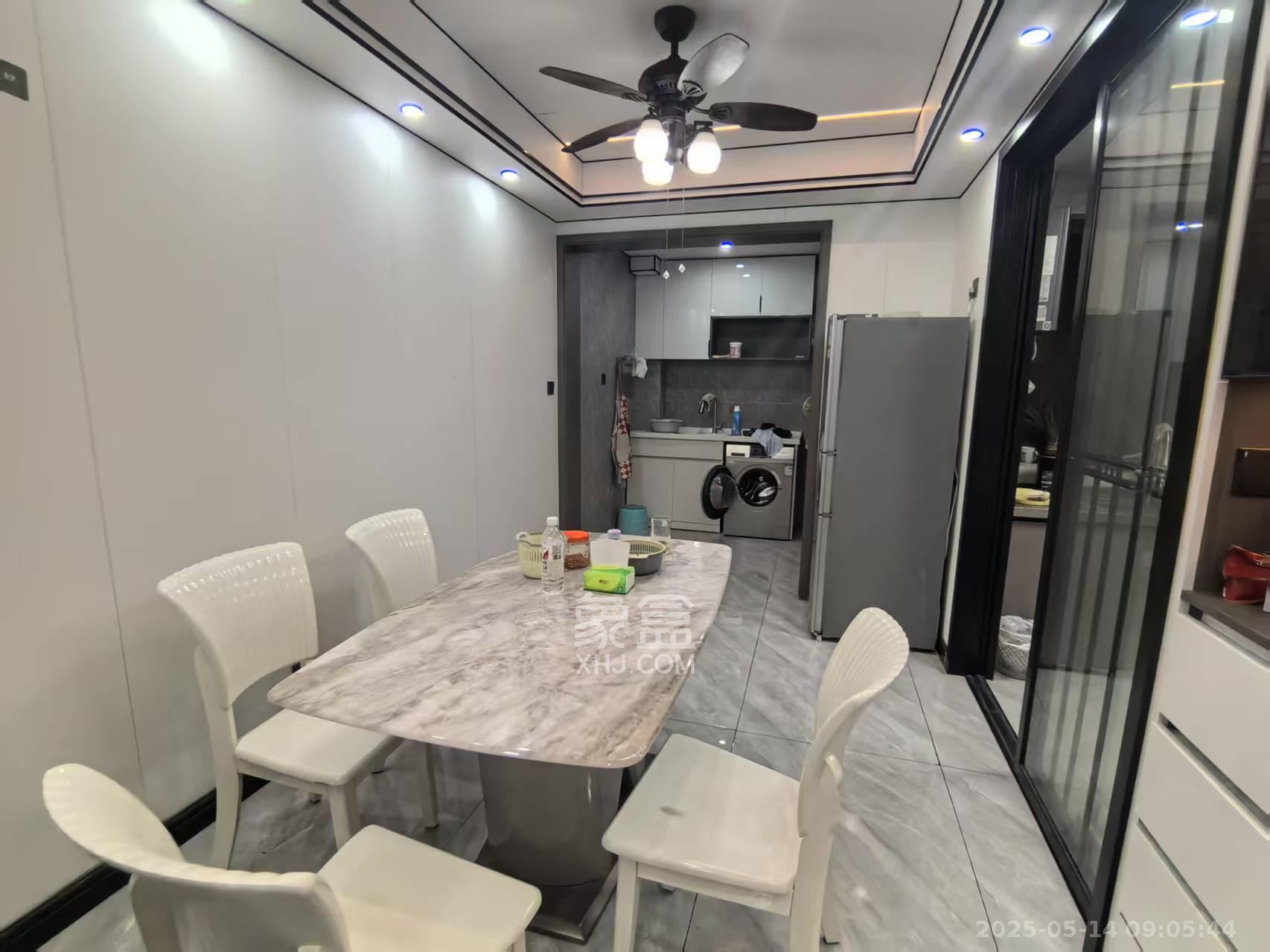 凯富南方鑫城 4室2厅2卫 3600.0元/月 凯富南方鑫城 4室2厅2卫 3600.0元/月室内图